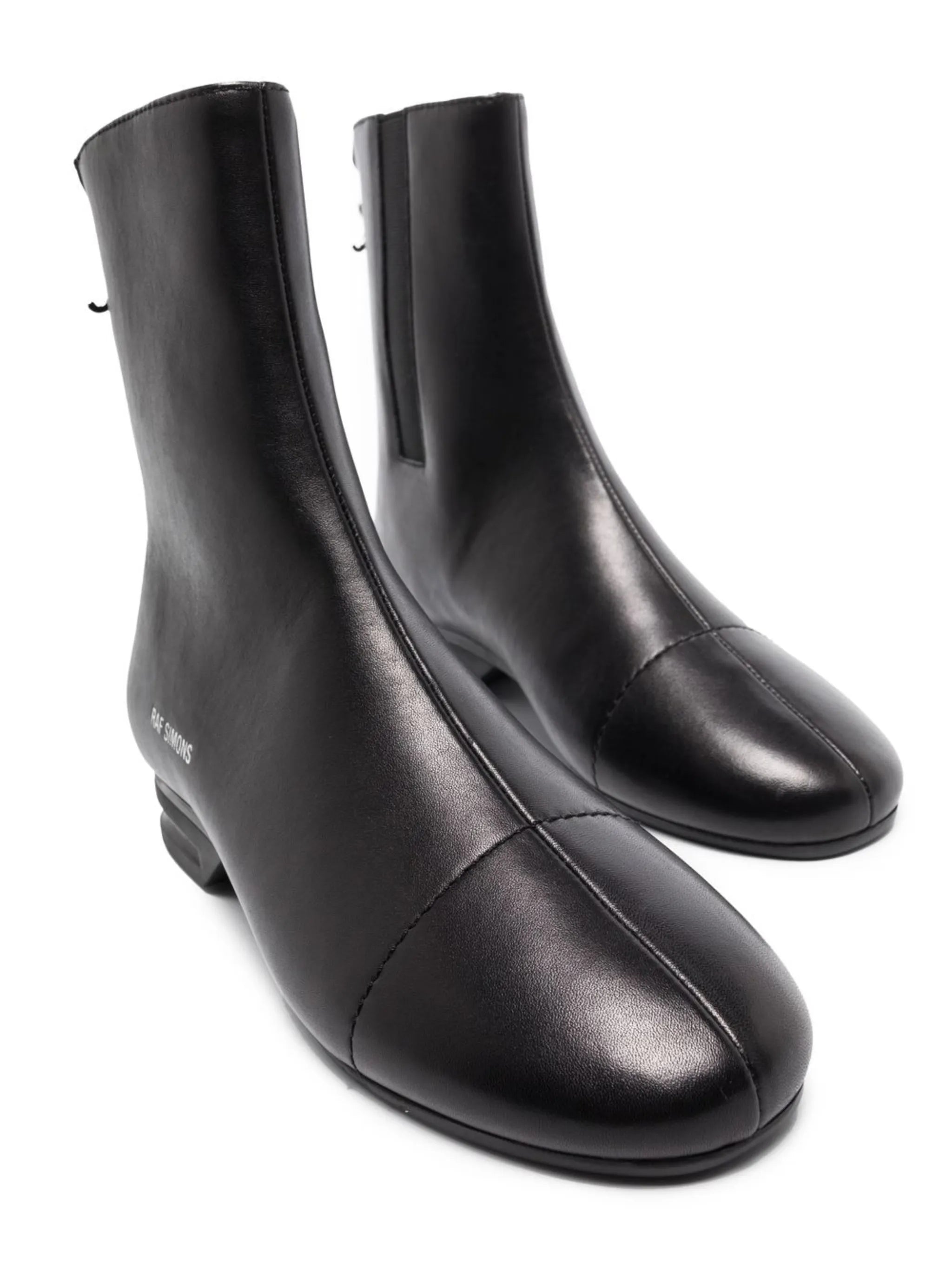 round toe ankle boots