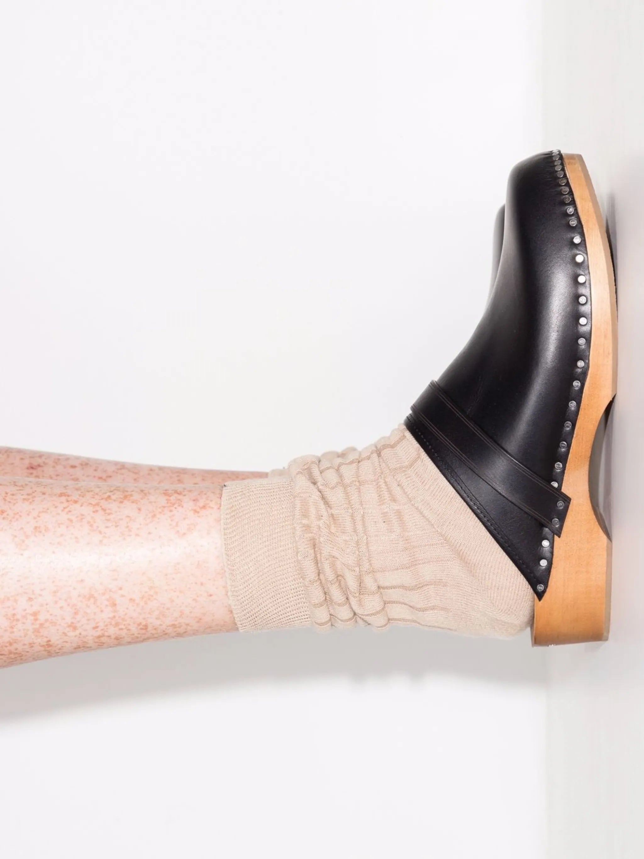 Thalie leather clogs