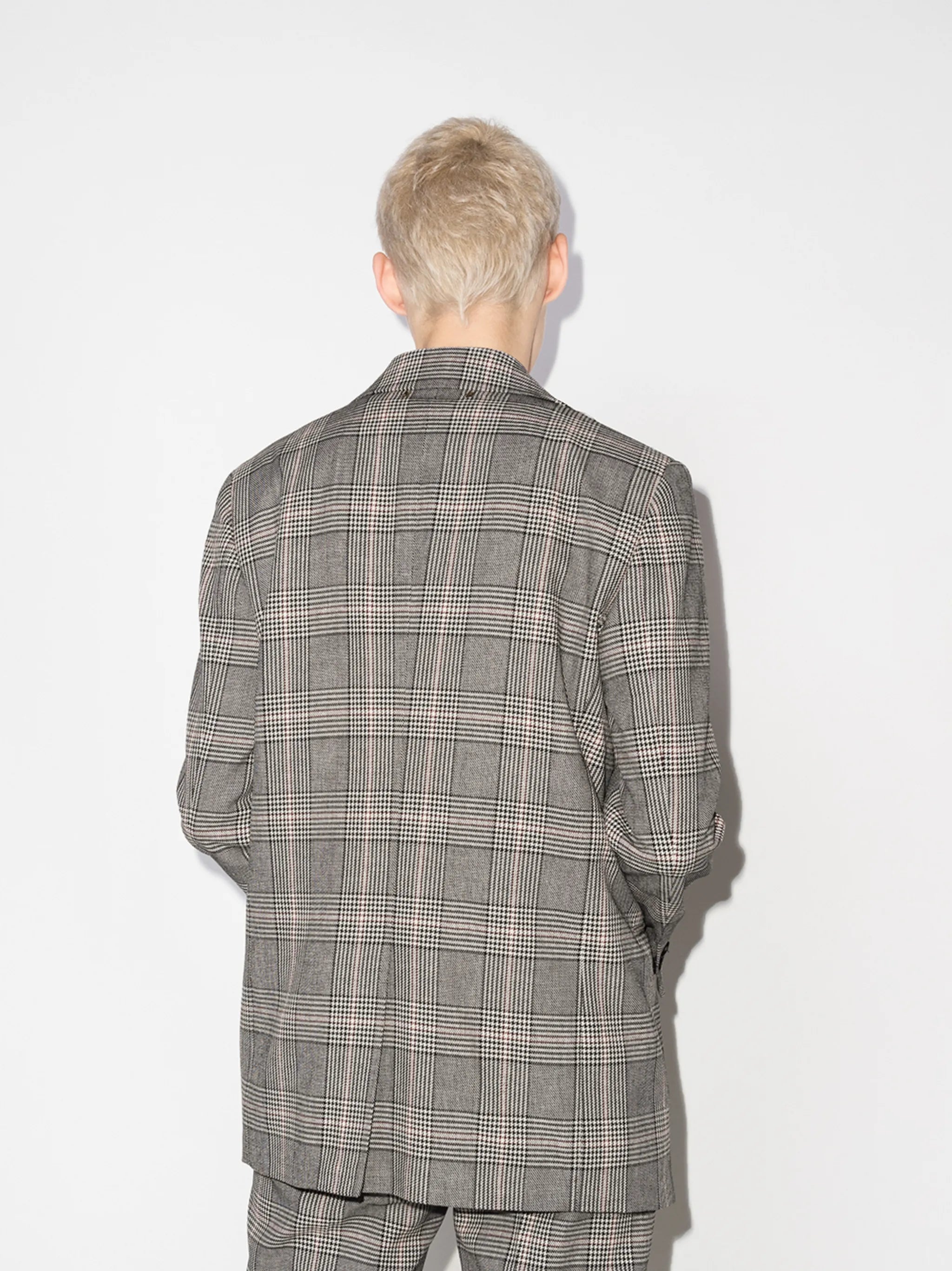 notched-lapel single-breasted blazer