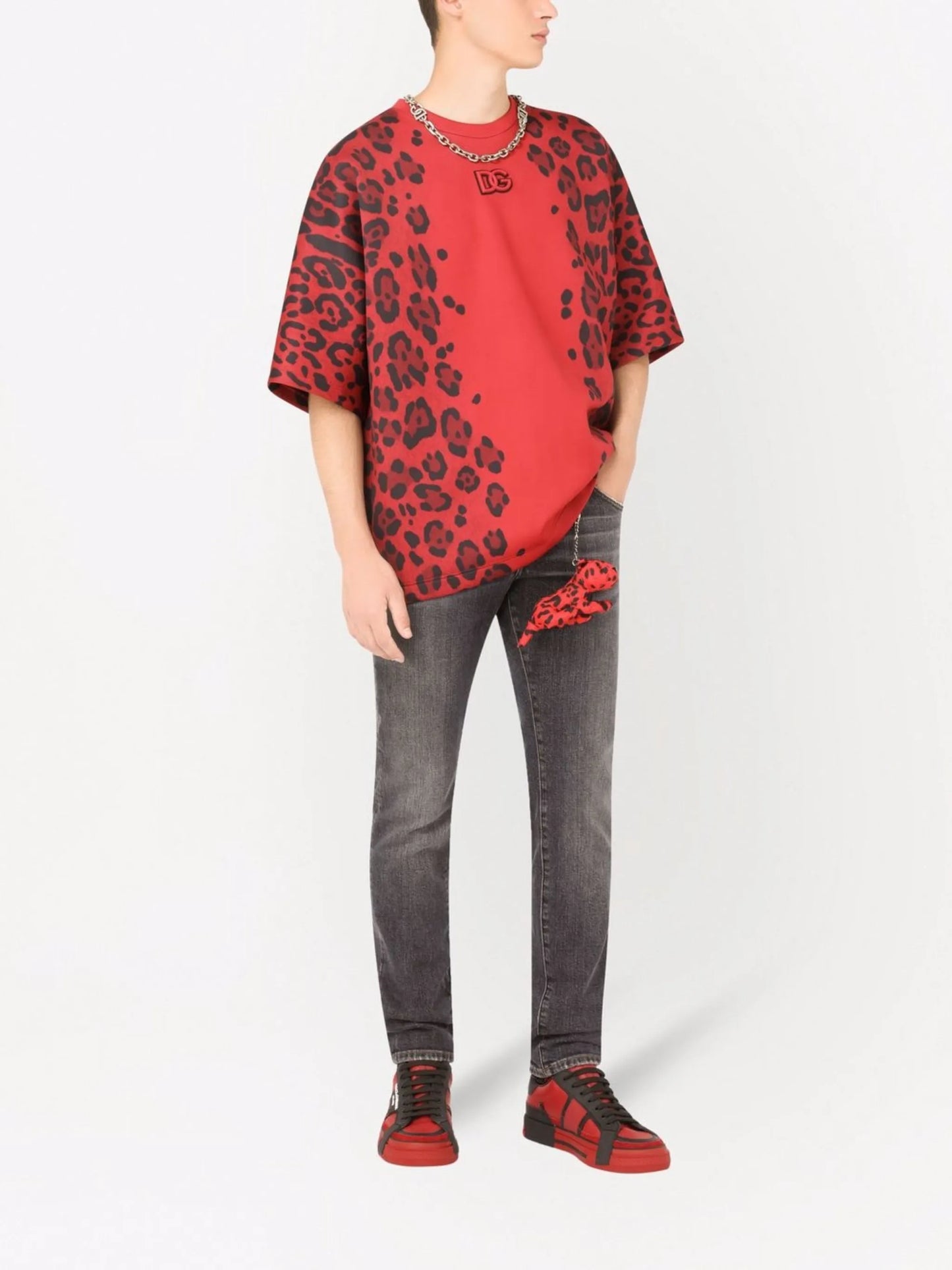 low-rise slim-cut jeans