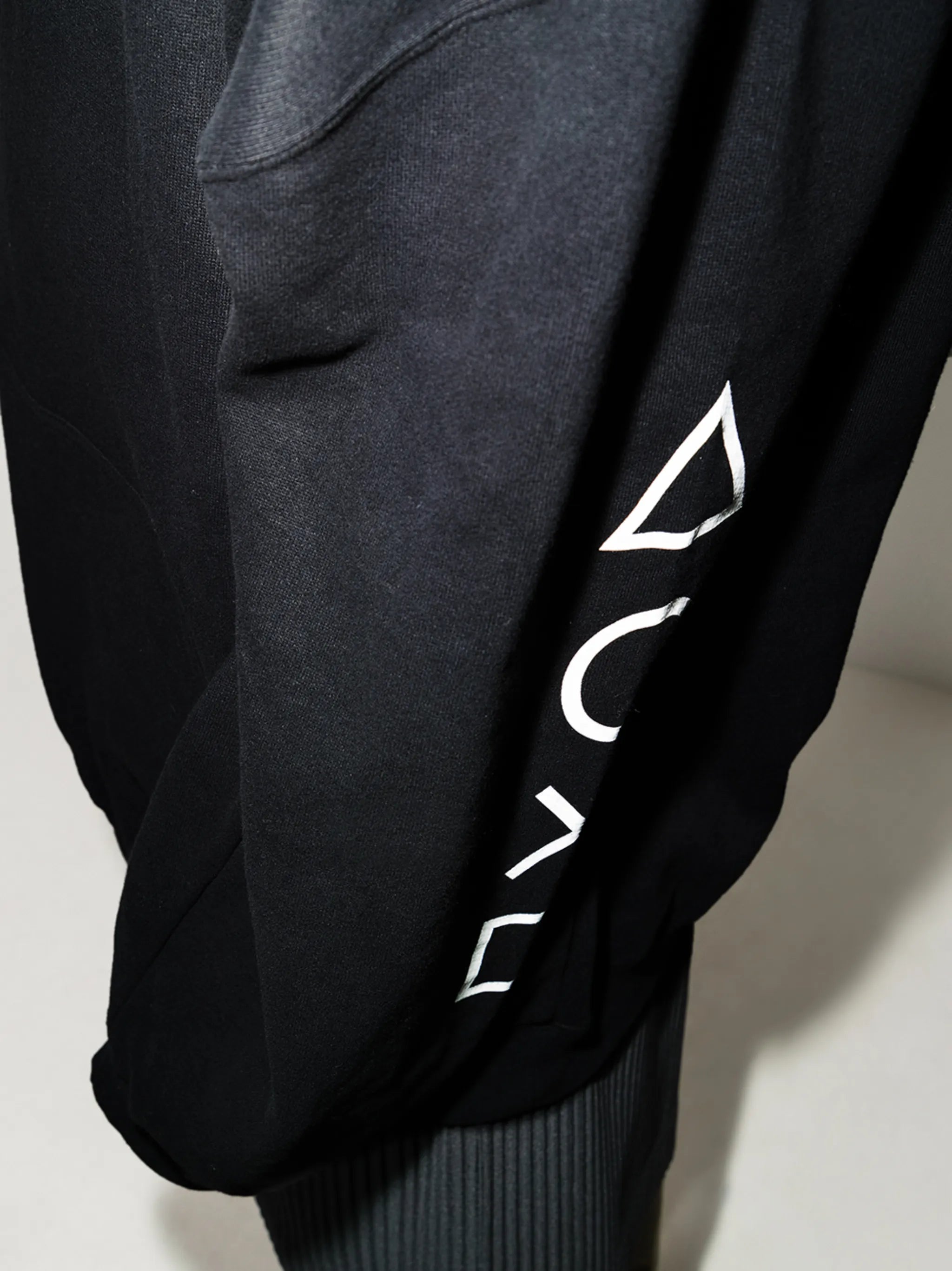 graphic-print hoodie