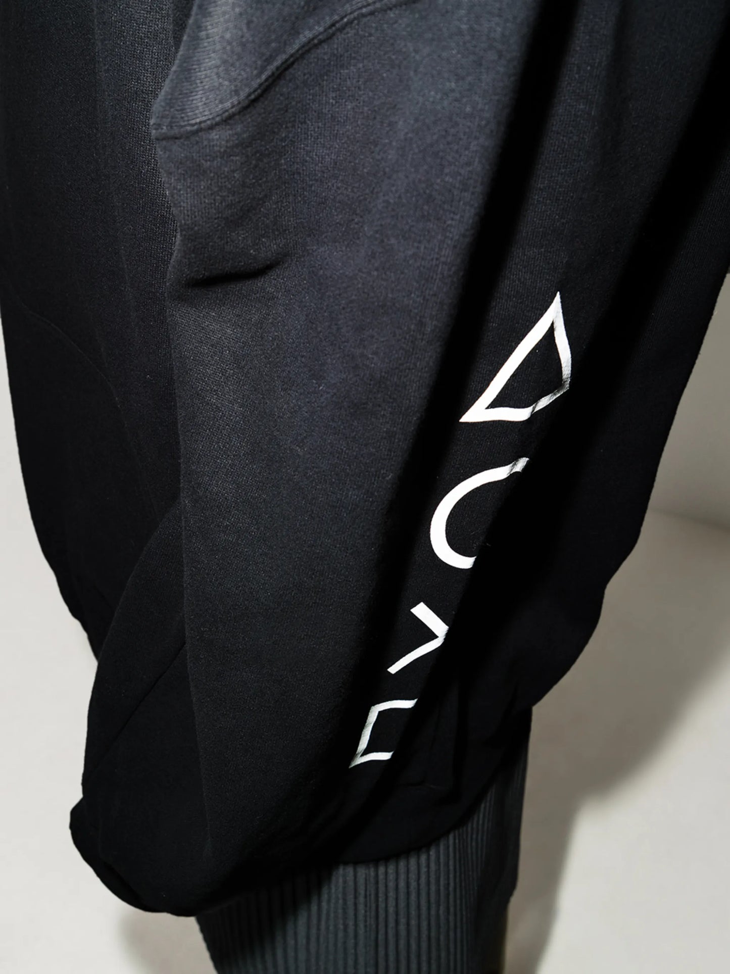 graphic-print hoodie