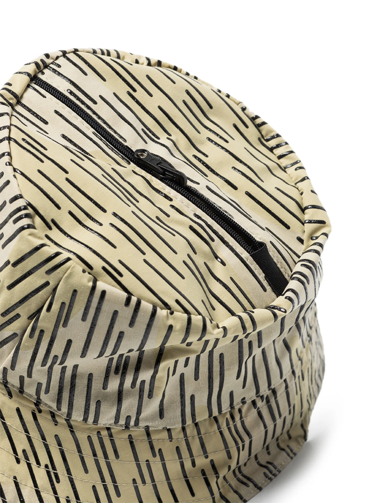 Compass logo printed bucket hat