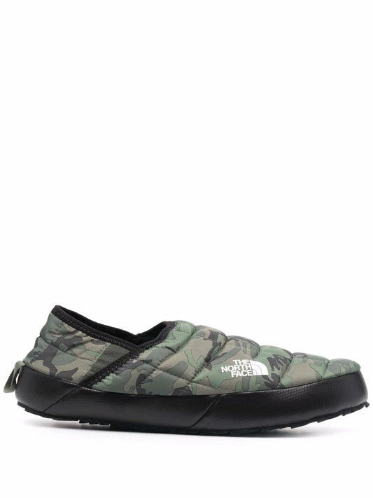 camouflage-print padded slippers