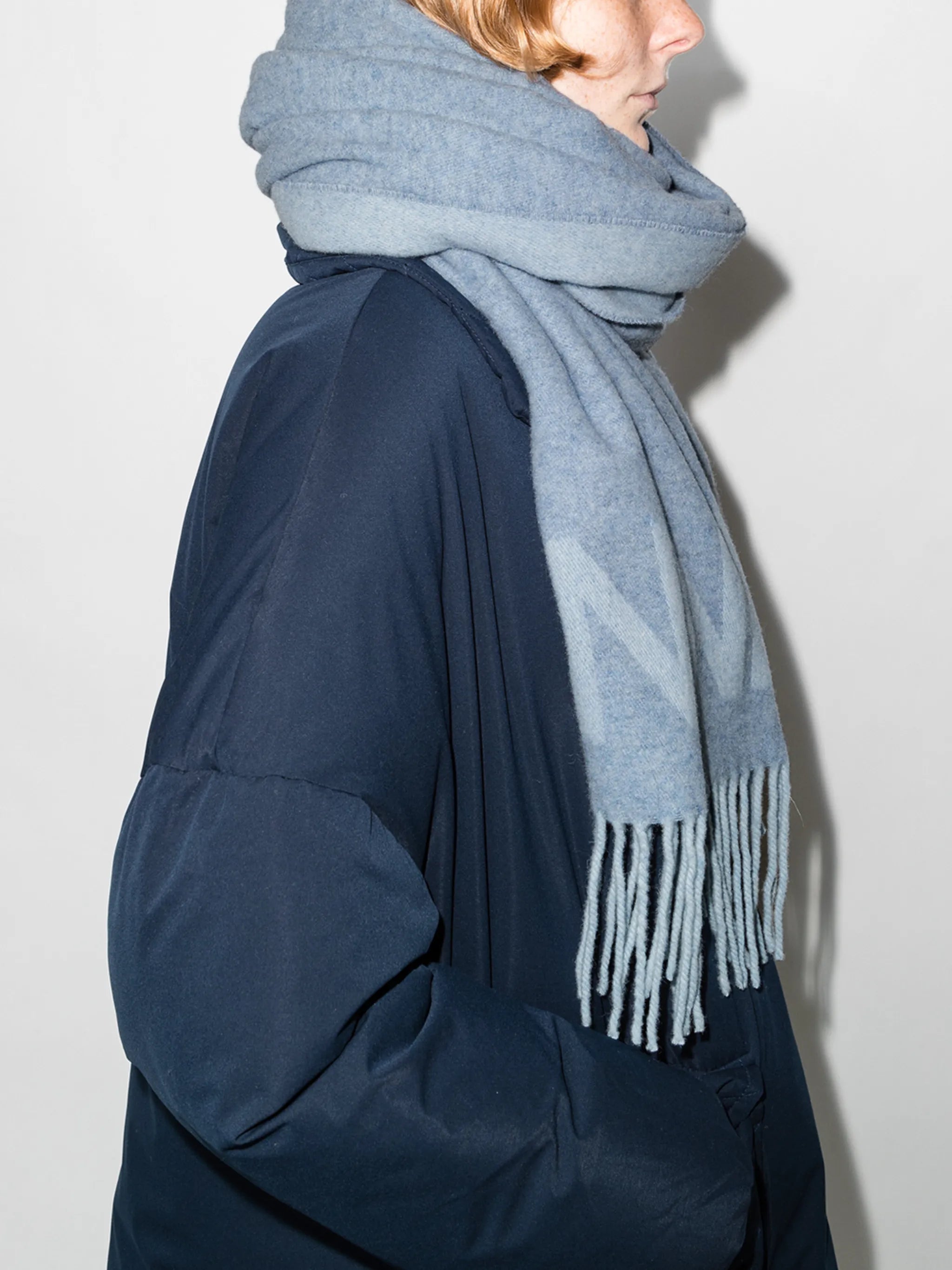 fringed logo two-tone scarf
