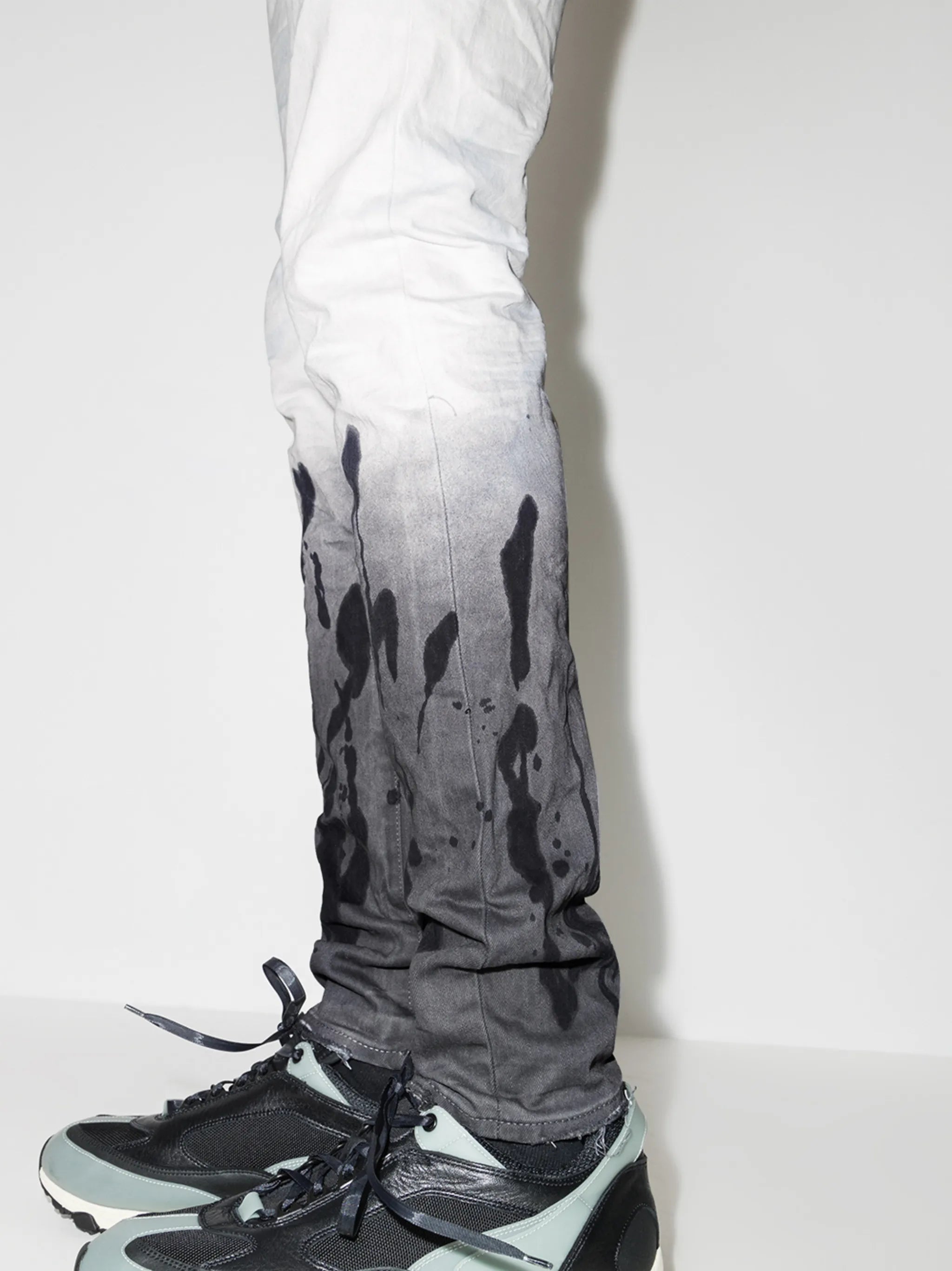 coated hem slim-fit jeans
