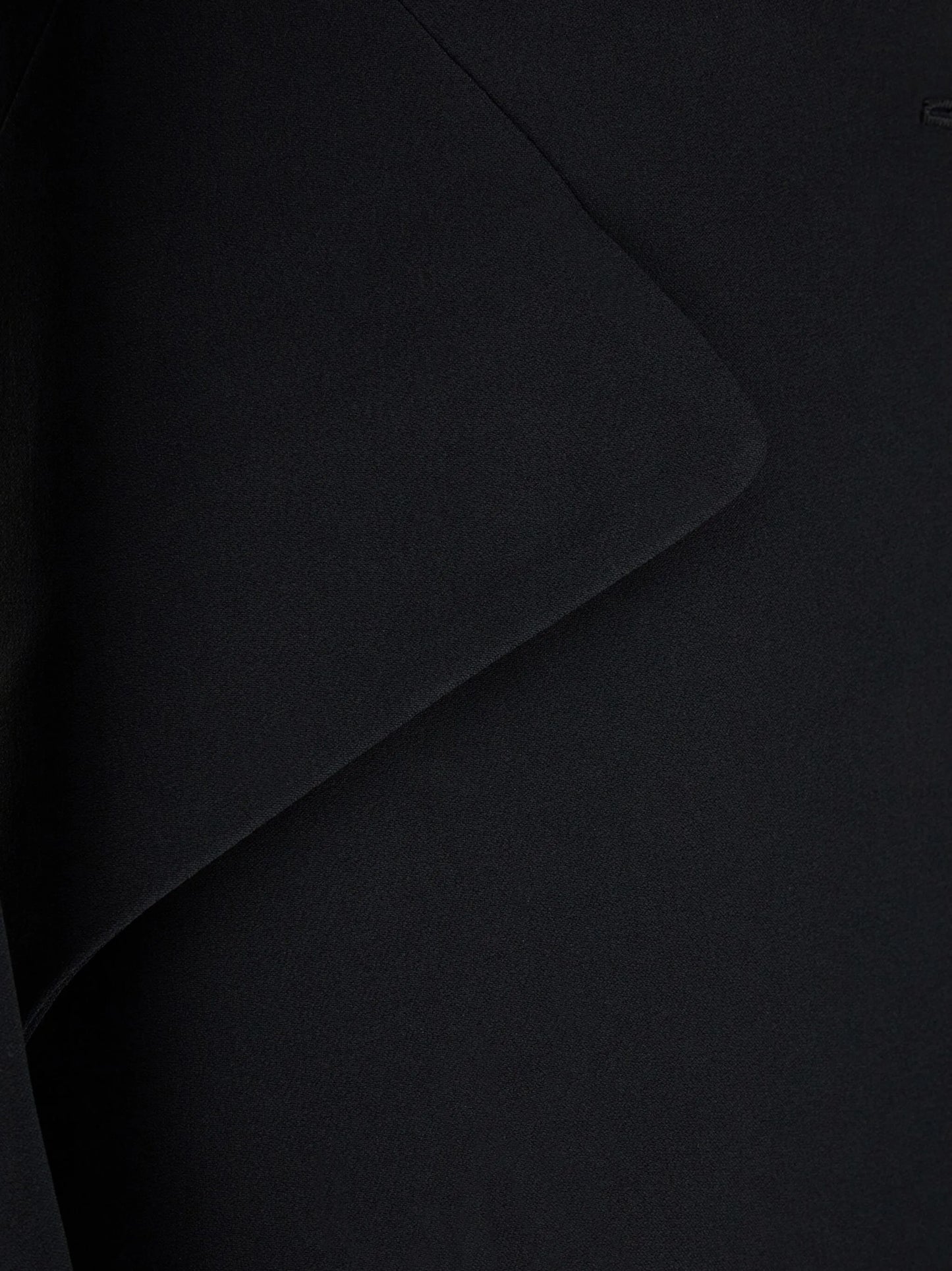 peak-lapel single-breasted blazer
