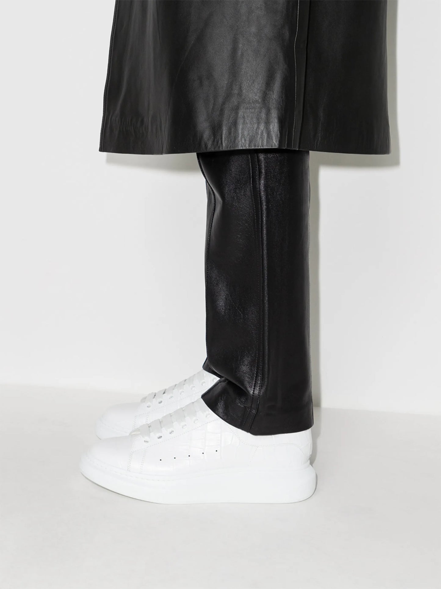 Oversized low-top sneakers