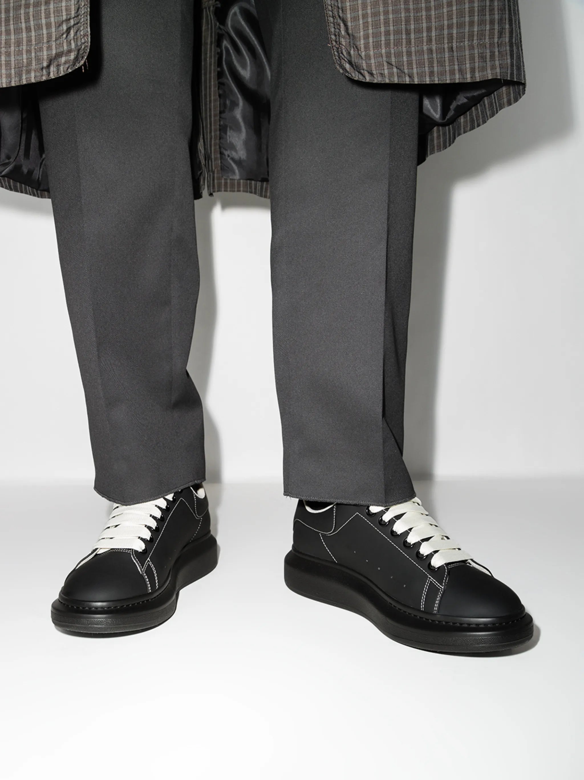 Oversized low-top sneakers