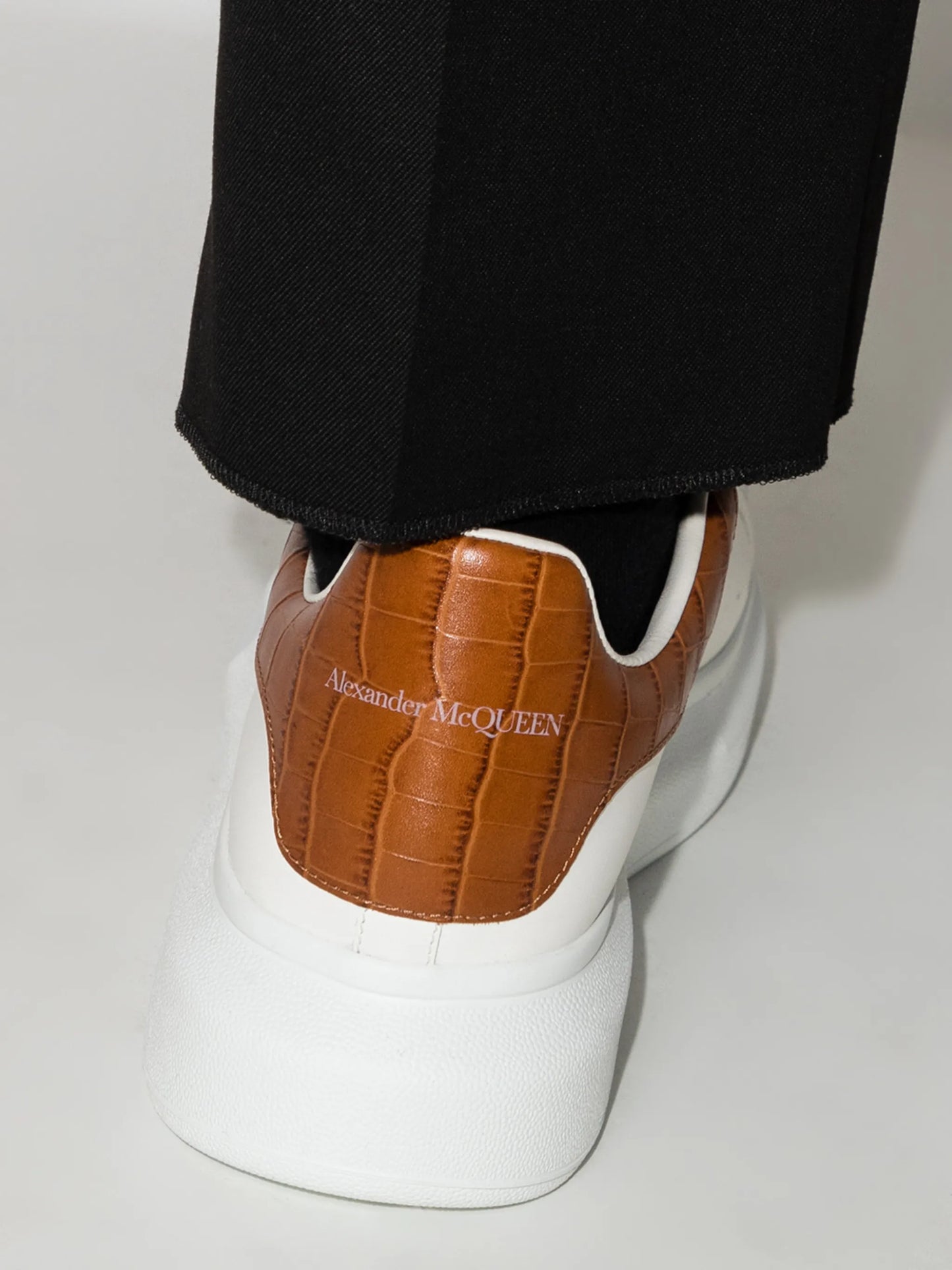 Oversized low-top sneakers