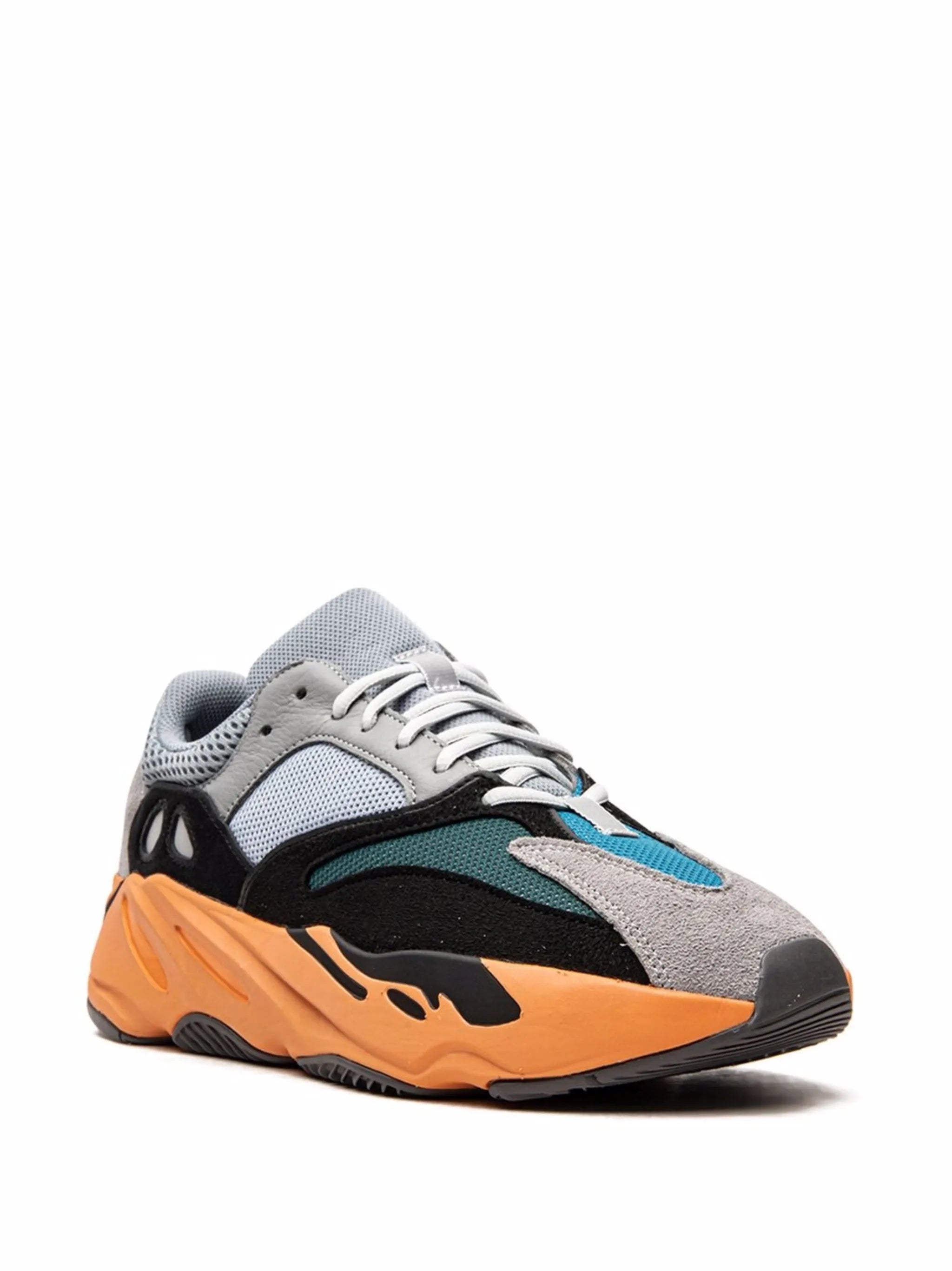YEEZY 700 