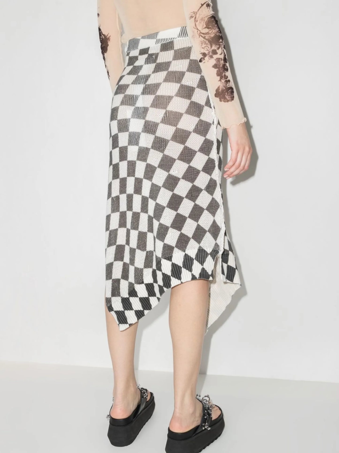 checkerboard-pattern asymmetric skirt