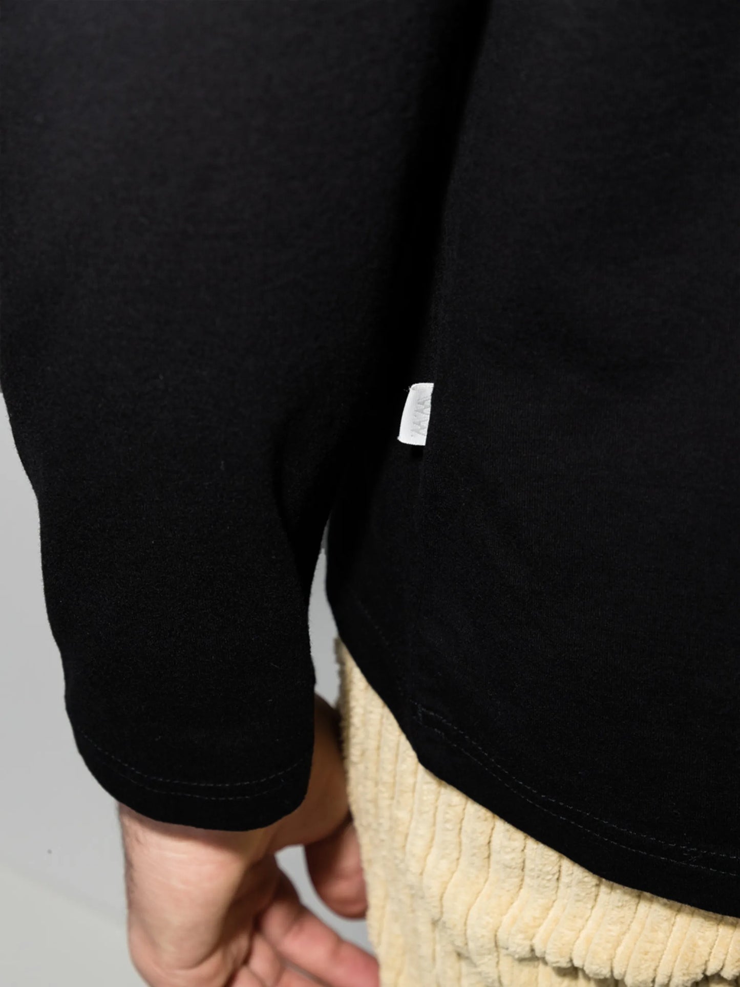 long-sleeved cotton T-shirt