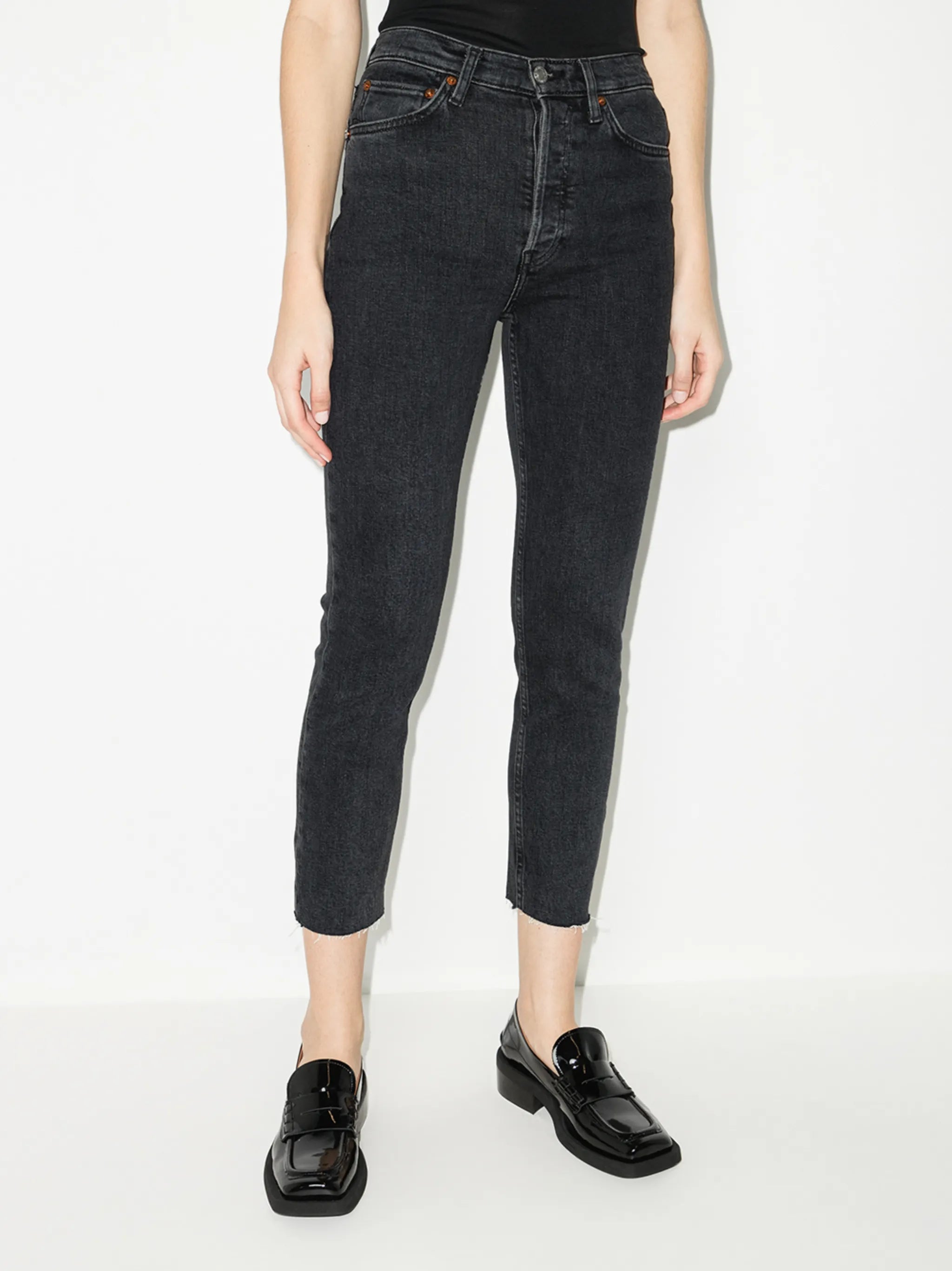 90s high-rise cropped jeans