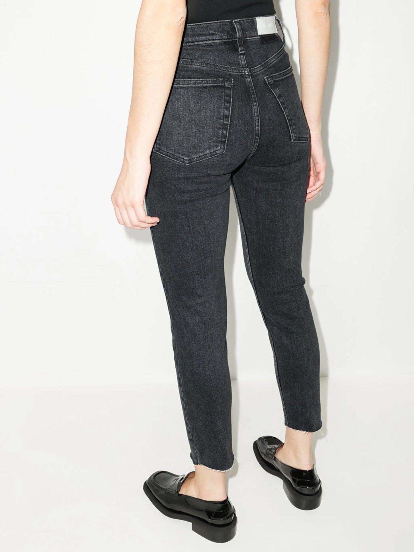 90s high-rise cropped jeans