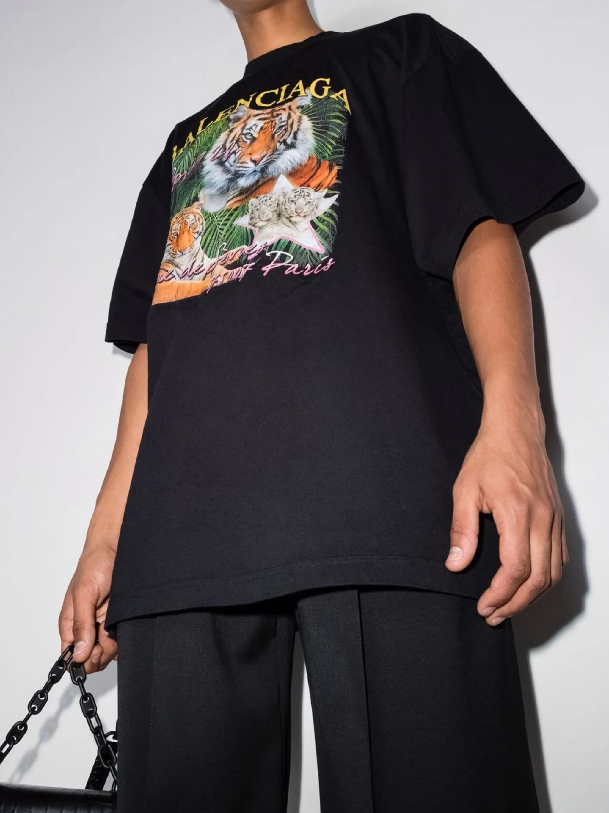 tiger-print T-shirt