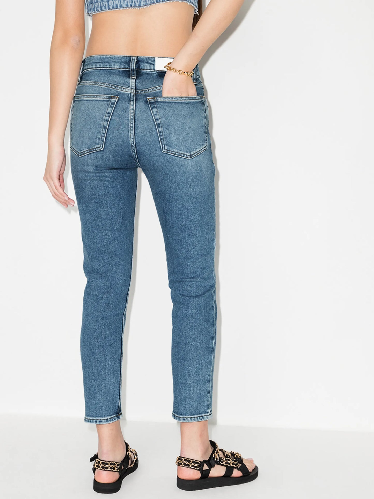 90s high-rise cropped jeans