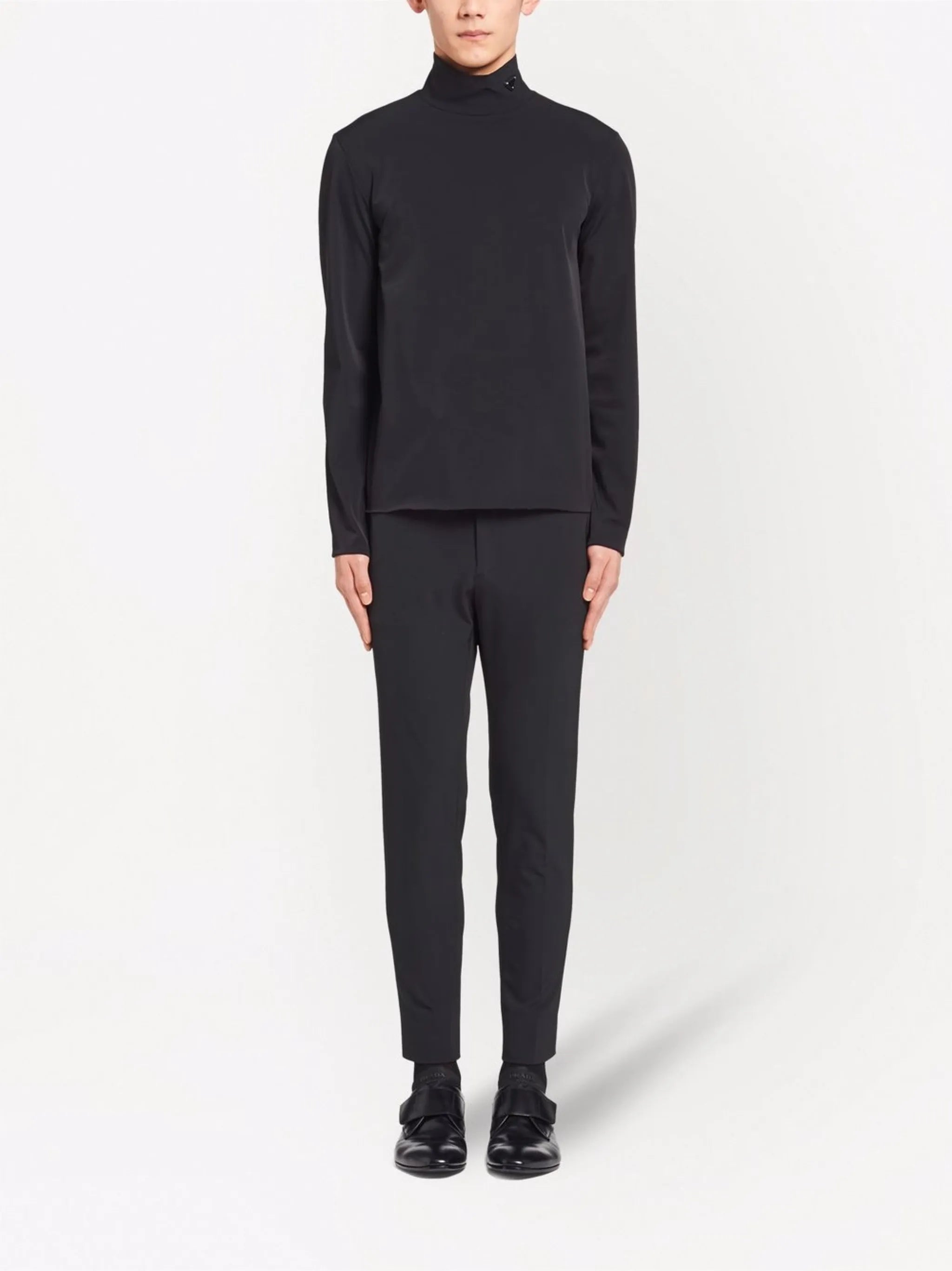 triangle plaque high-neck top