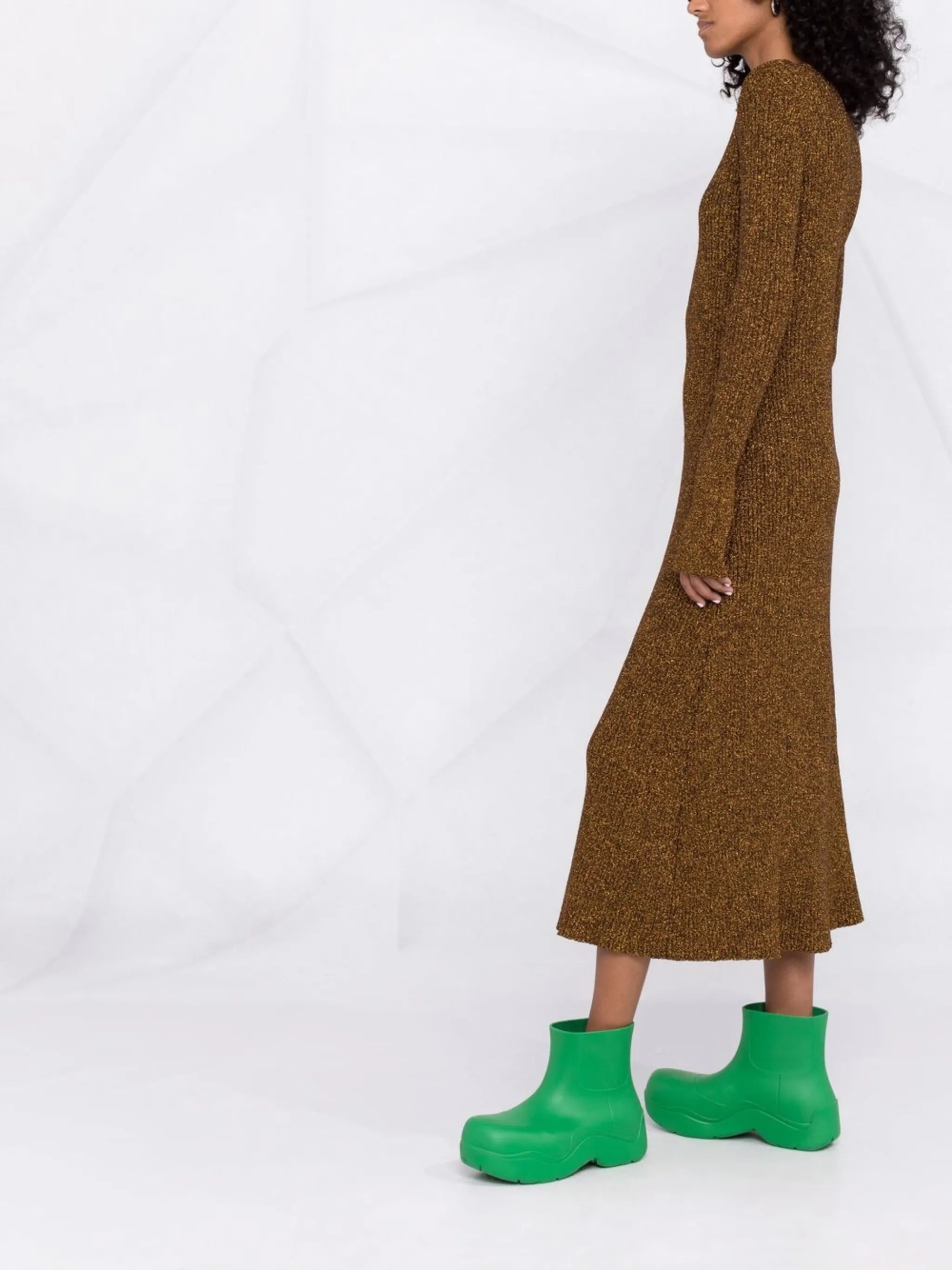 metallic ribbed-knit midi dress