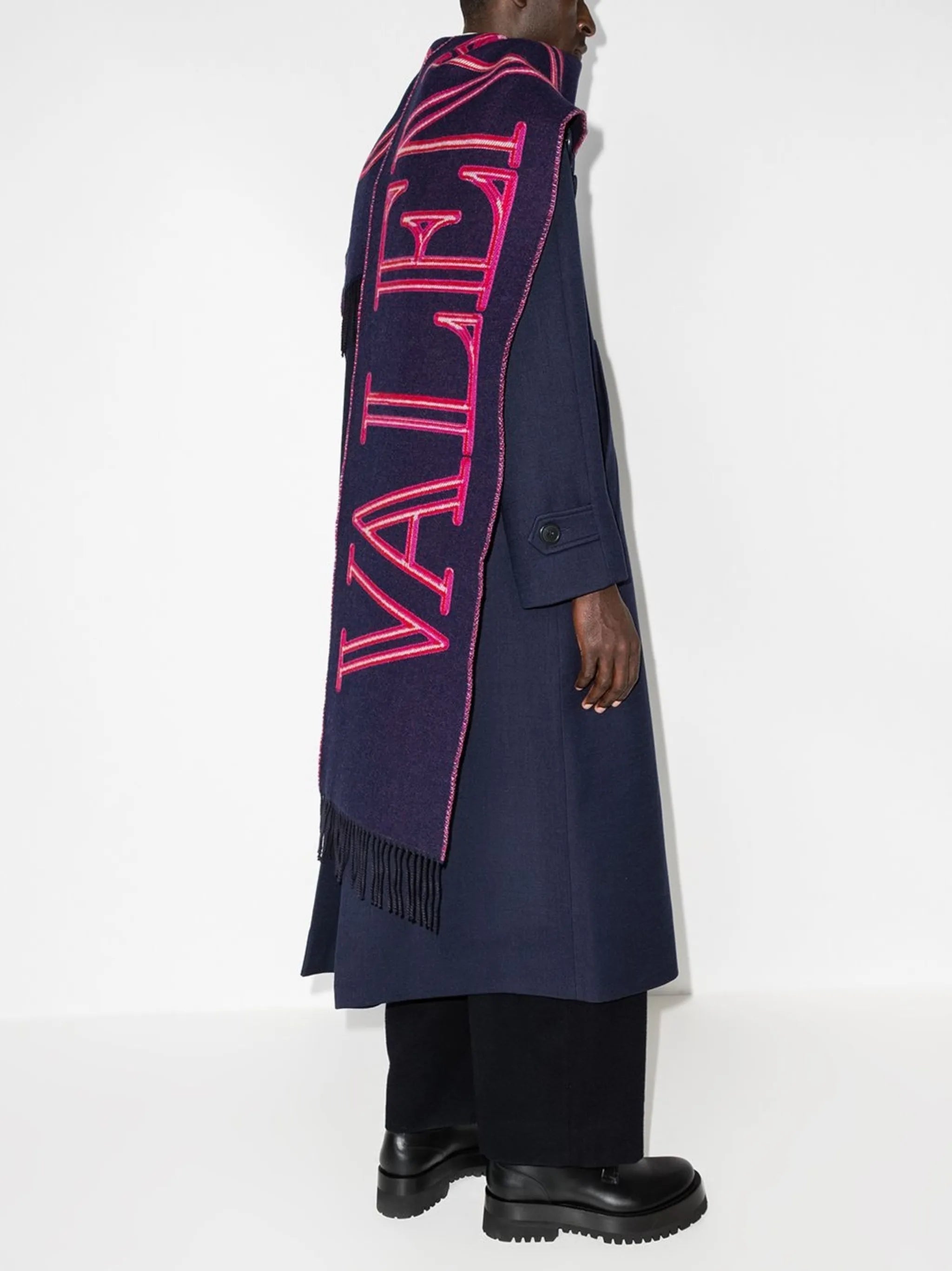logo-embroidered scarf