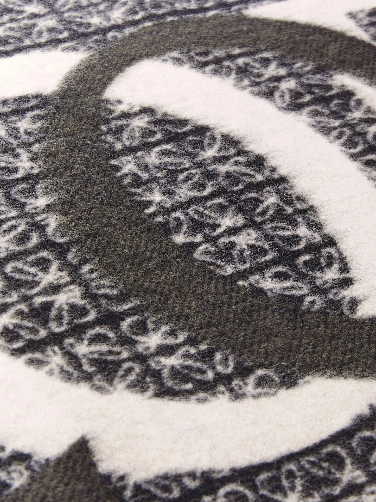 Love jacquard scarf