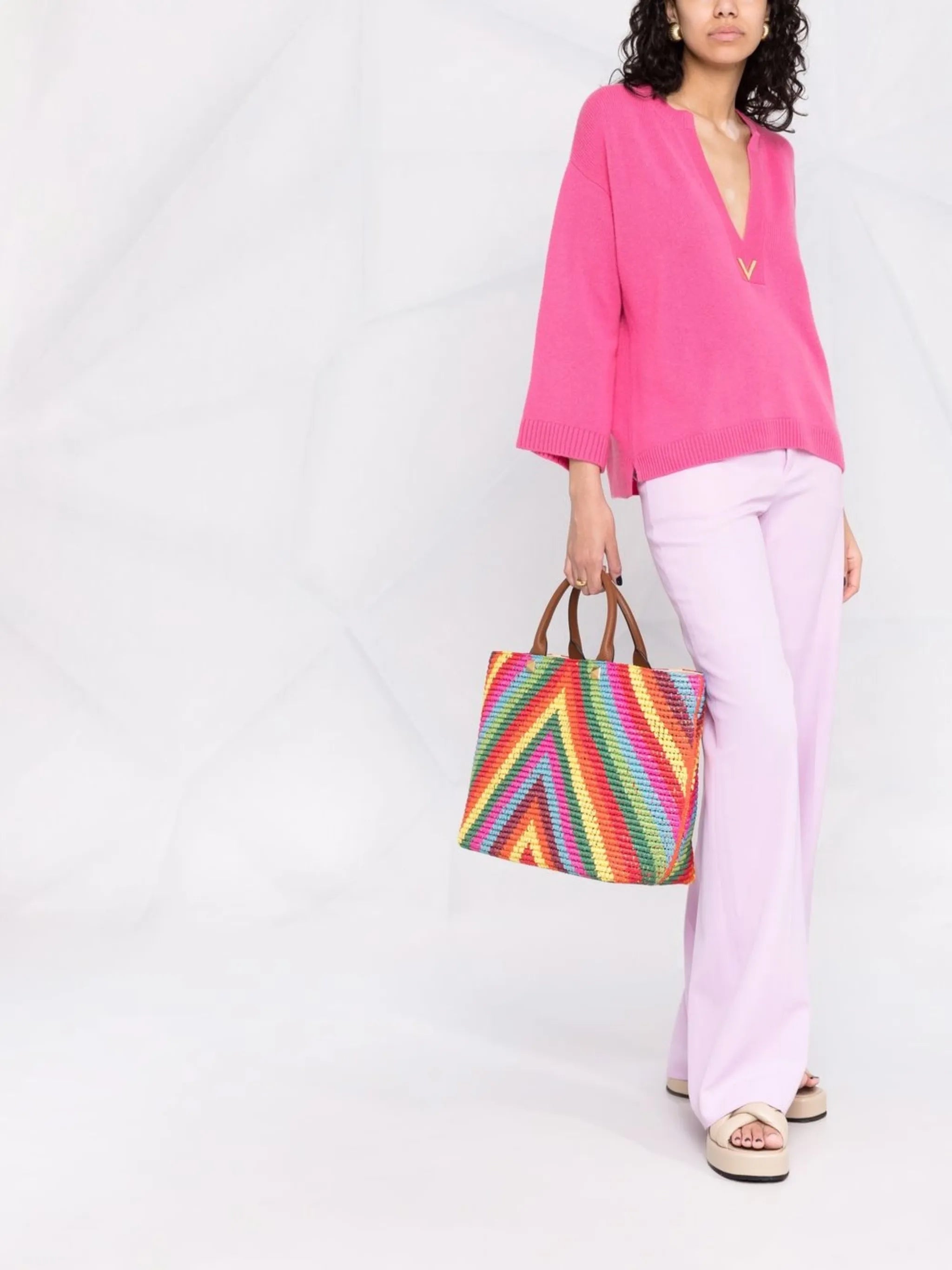 Optical logo woven tote bag