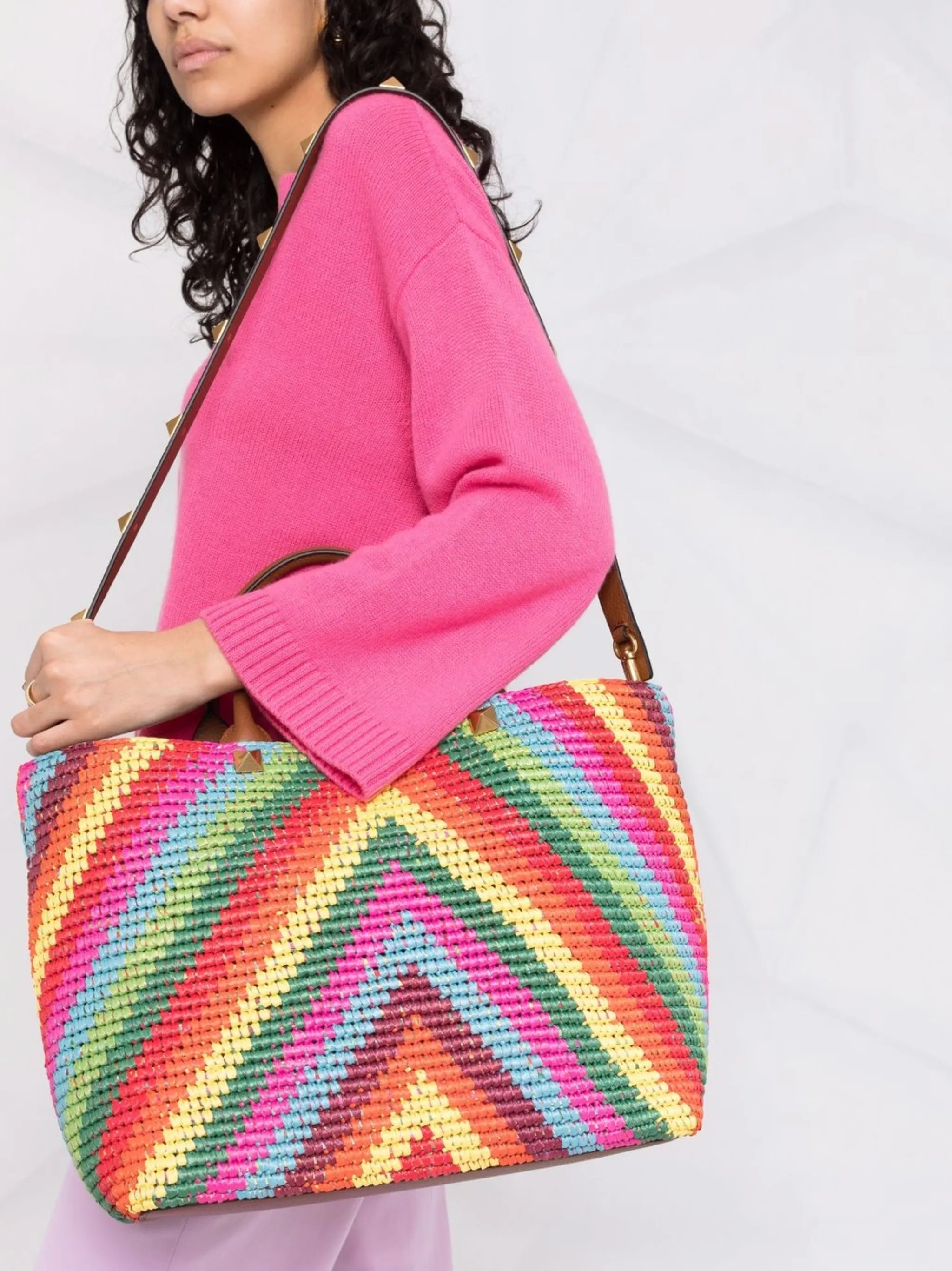 Optical logo woven tote bag