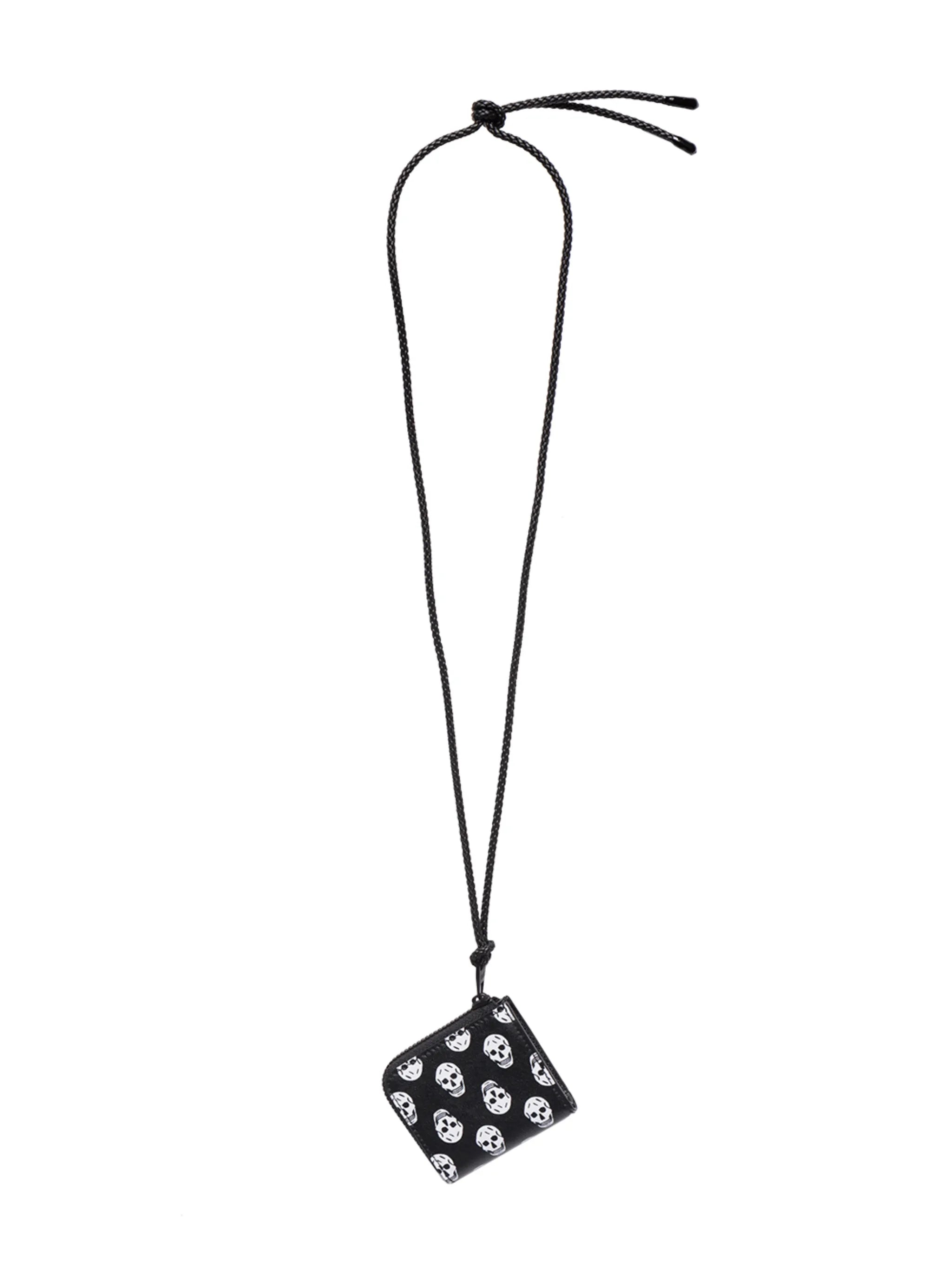 skull-print coin pouch
