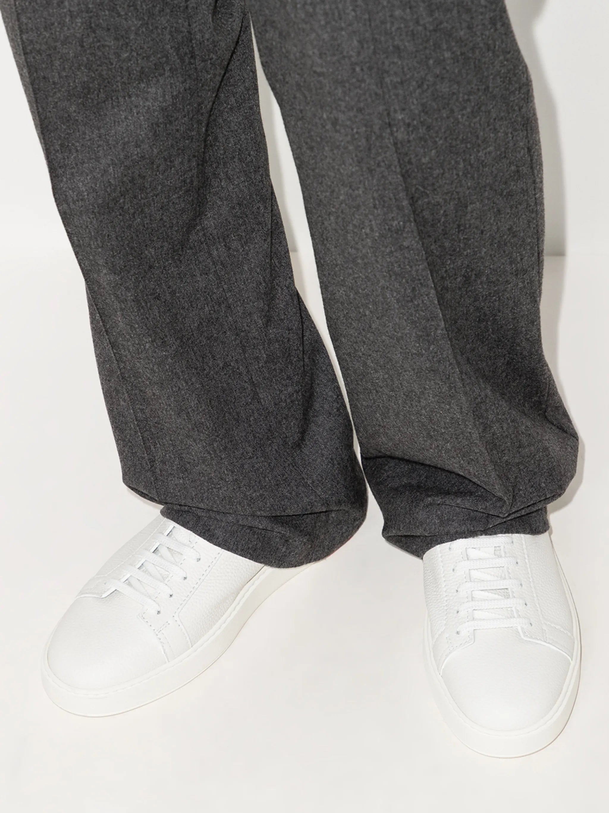 lace-up low-top sneakers