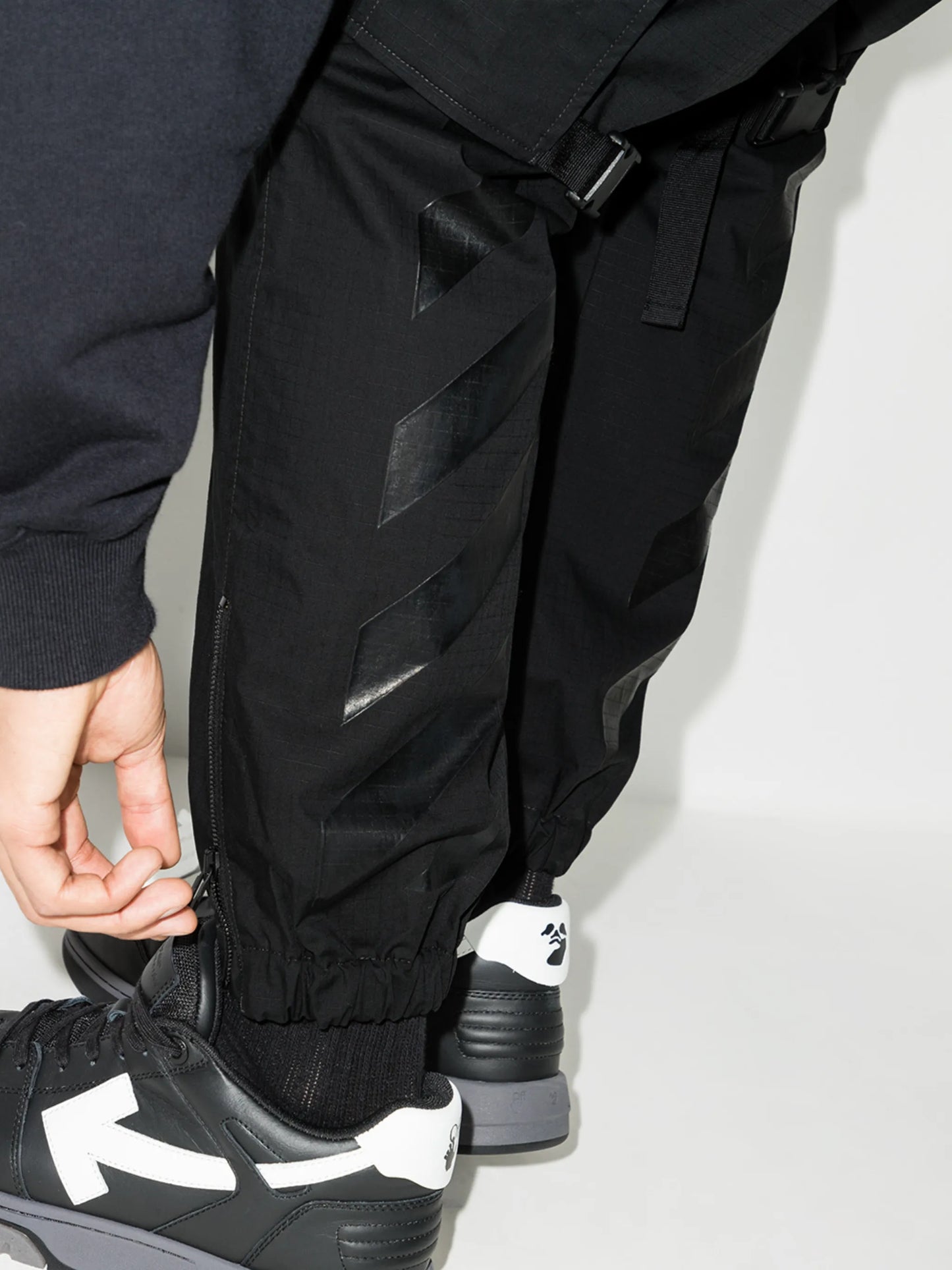 Diag-stripe ripstop cargo trousers