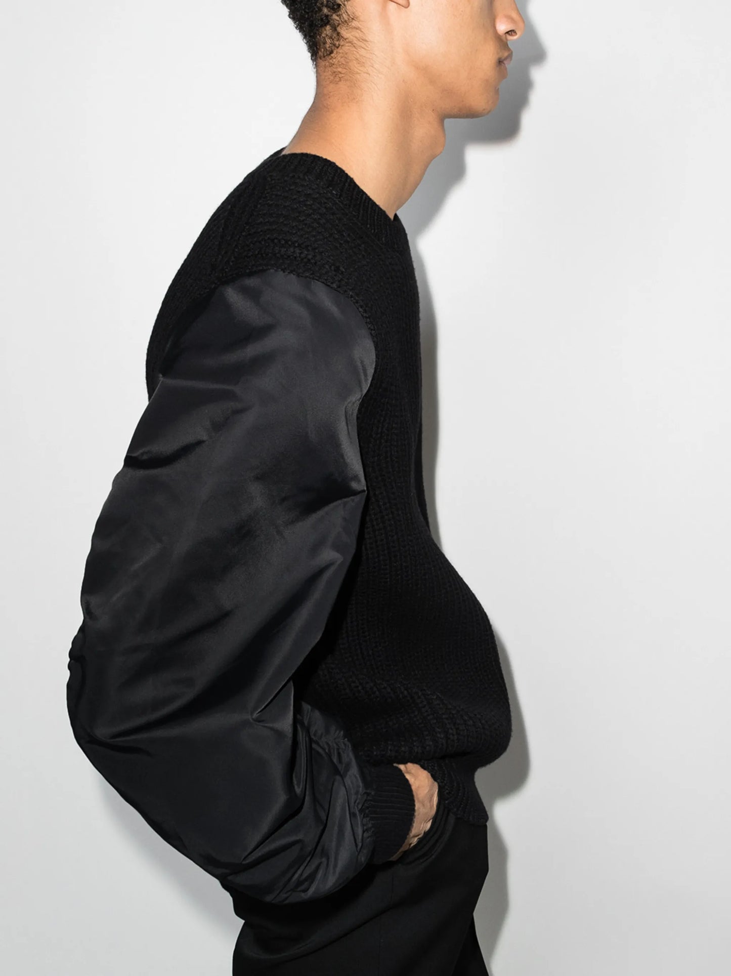 contrast-sleeve ribbed-knit jumper