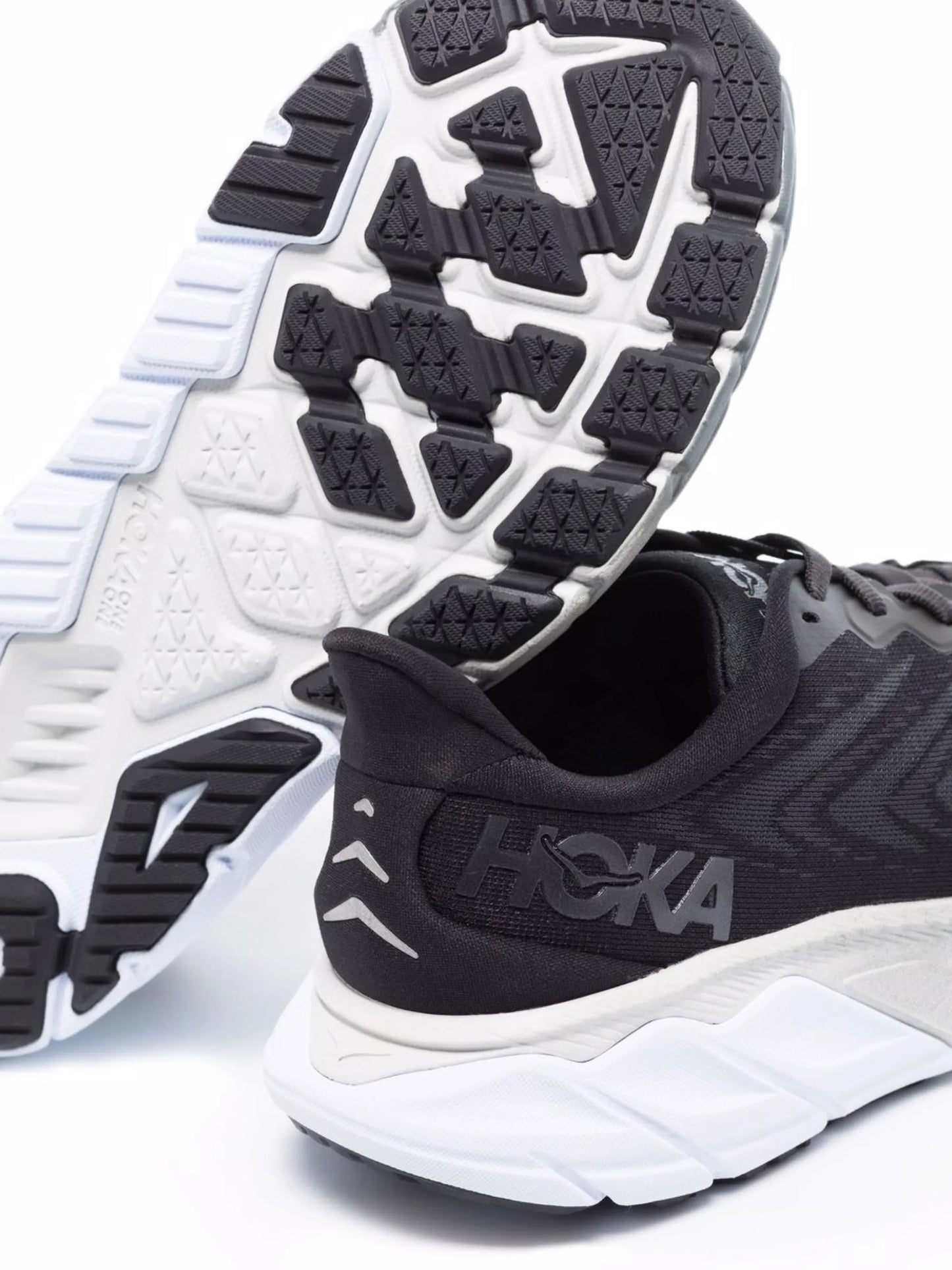 Arahi 6 low-top mesh sneakers