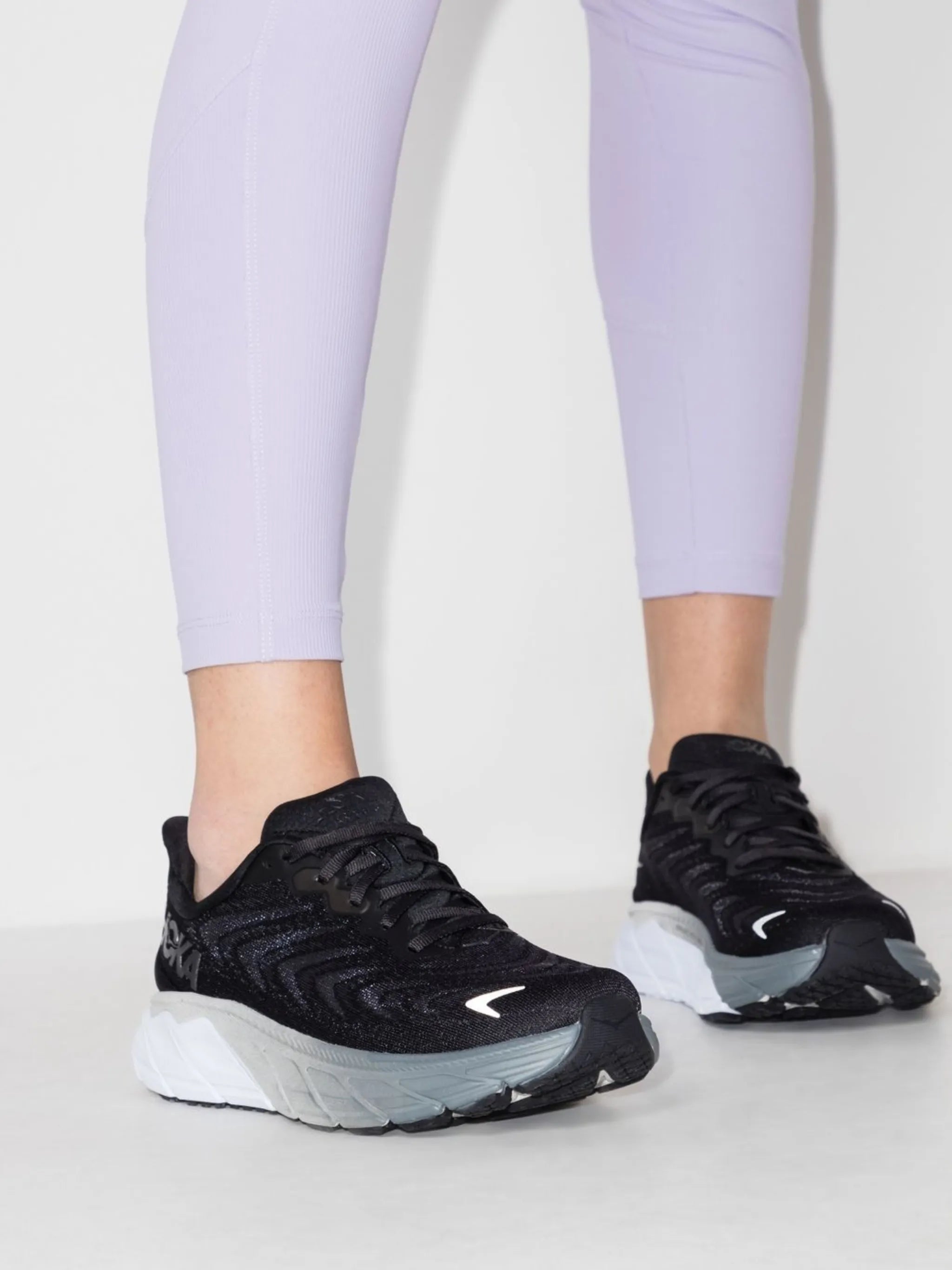 Arahi 6 low-top mesh sneakers