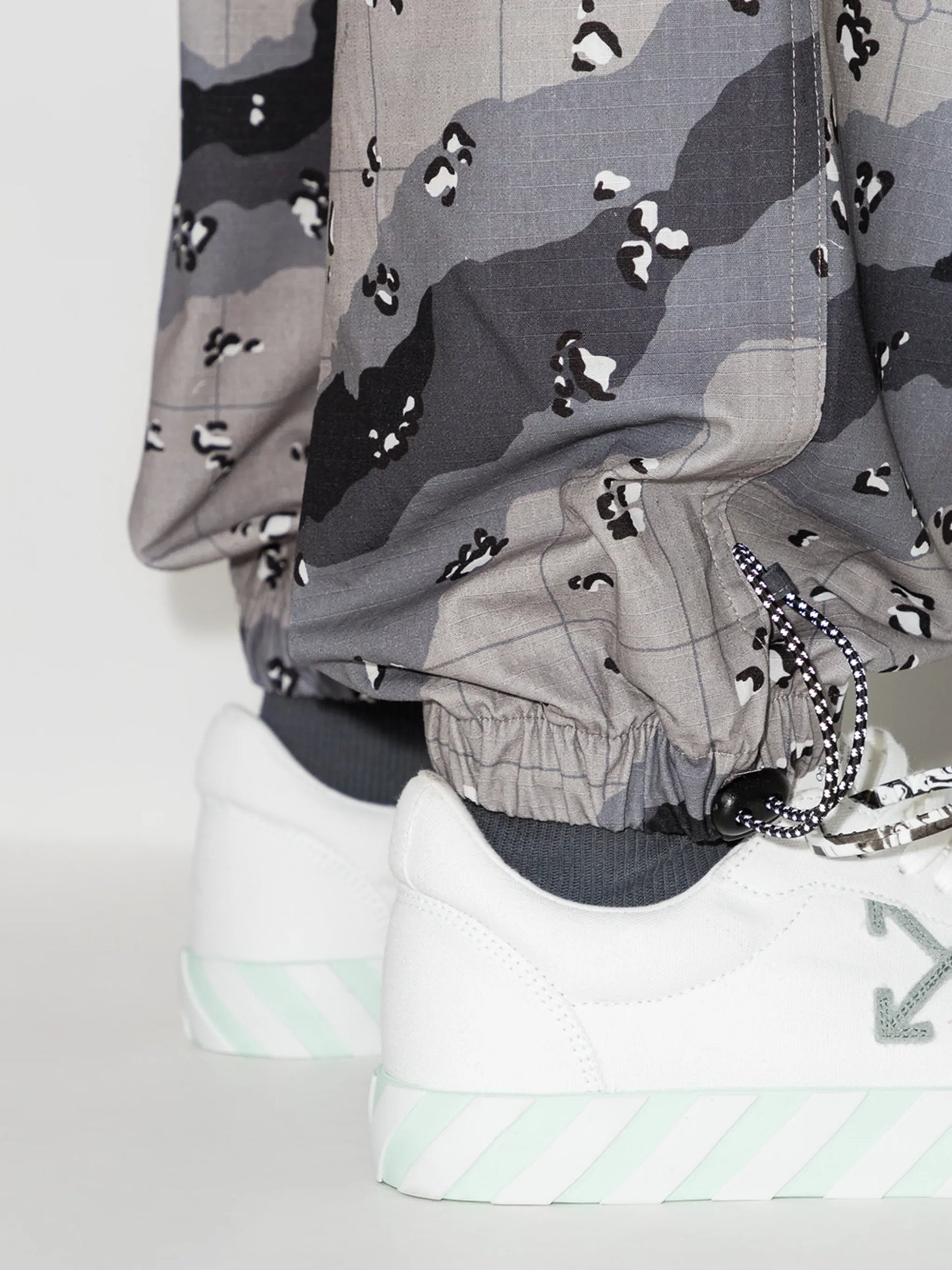 camouflage-print cargo trousers