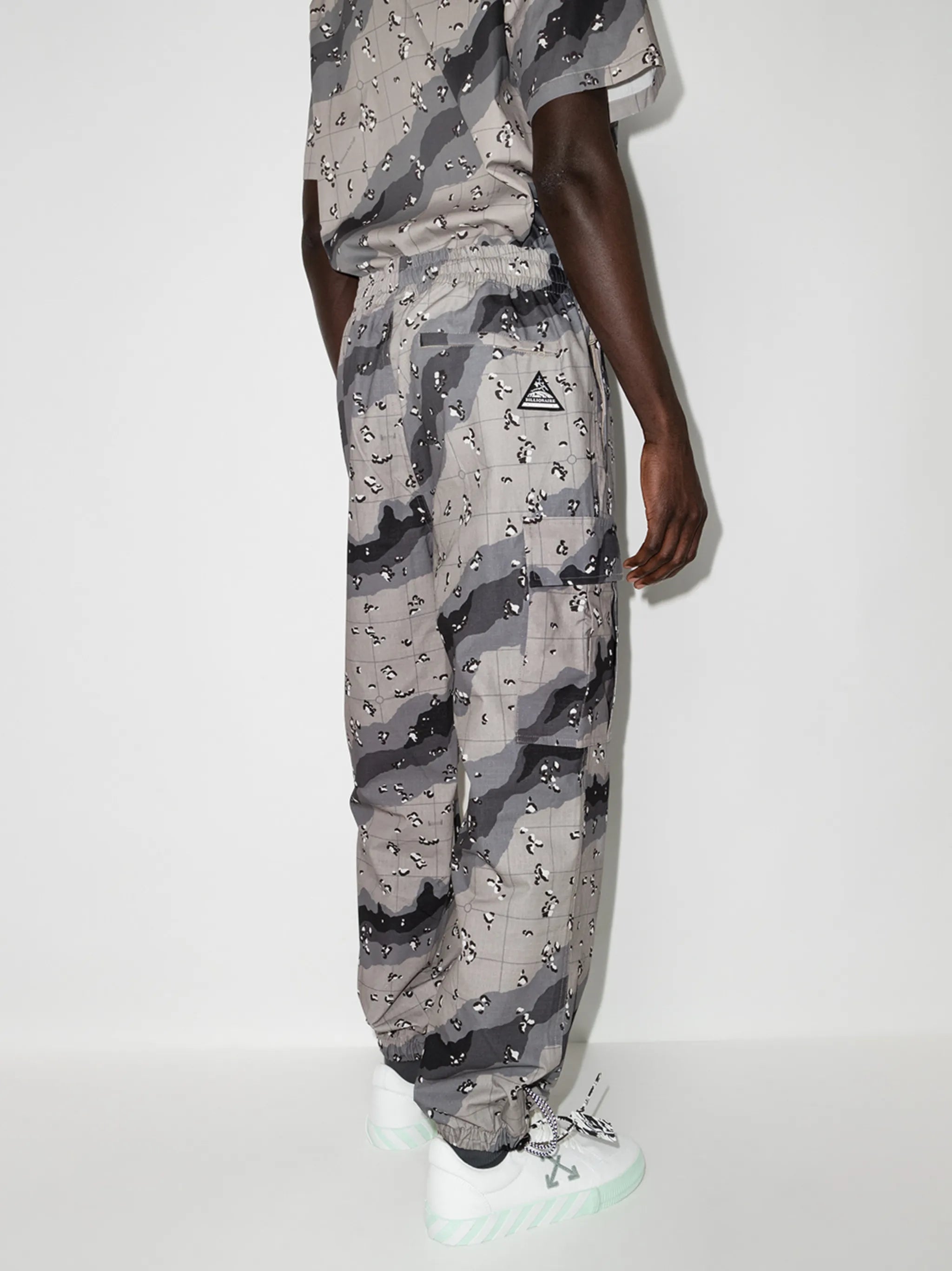 camouflage-print cargo trousers