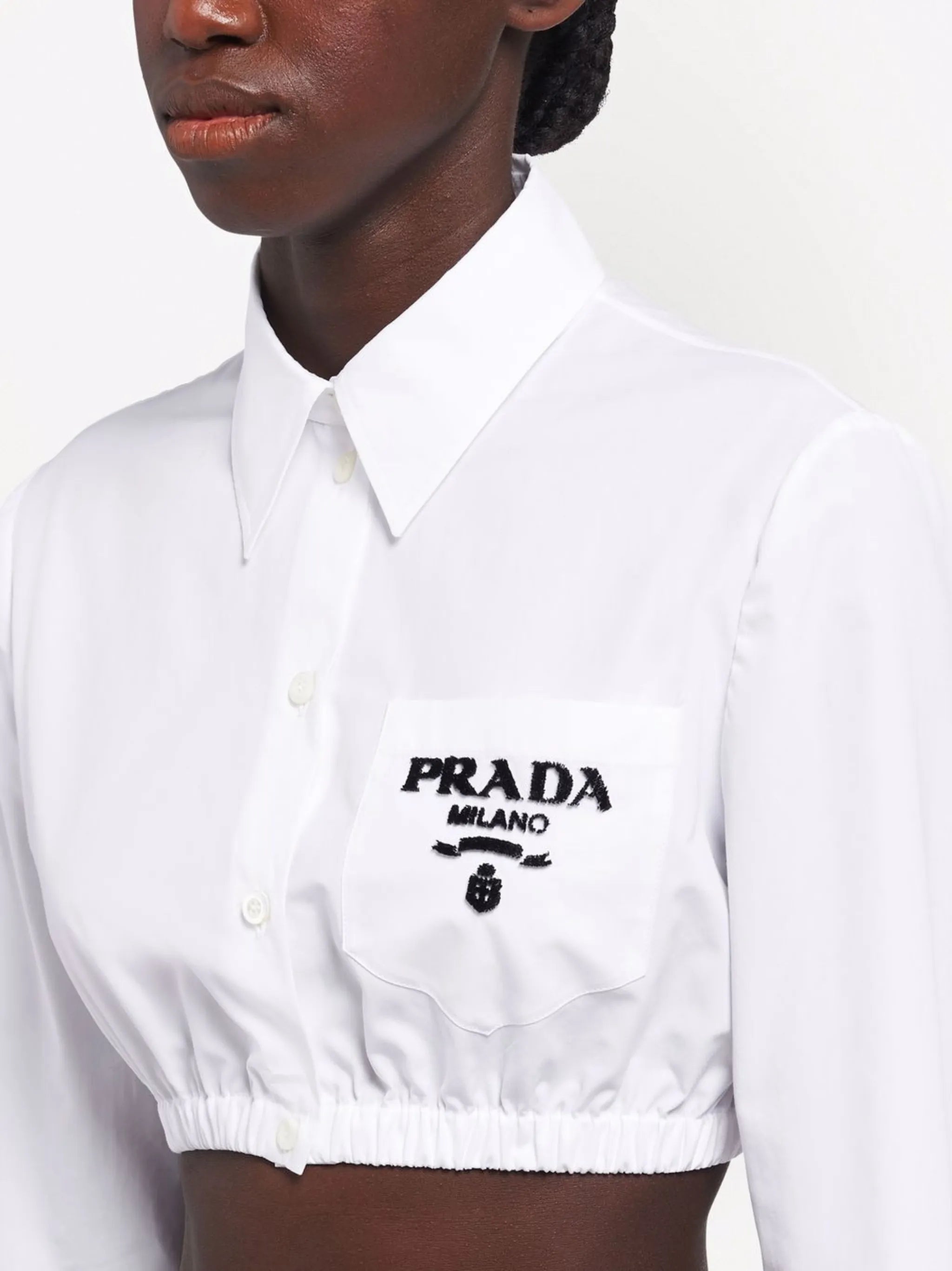 embroidered-logo cropped poplin shirt
