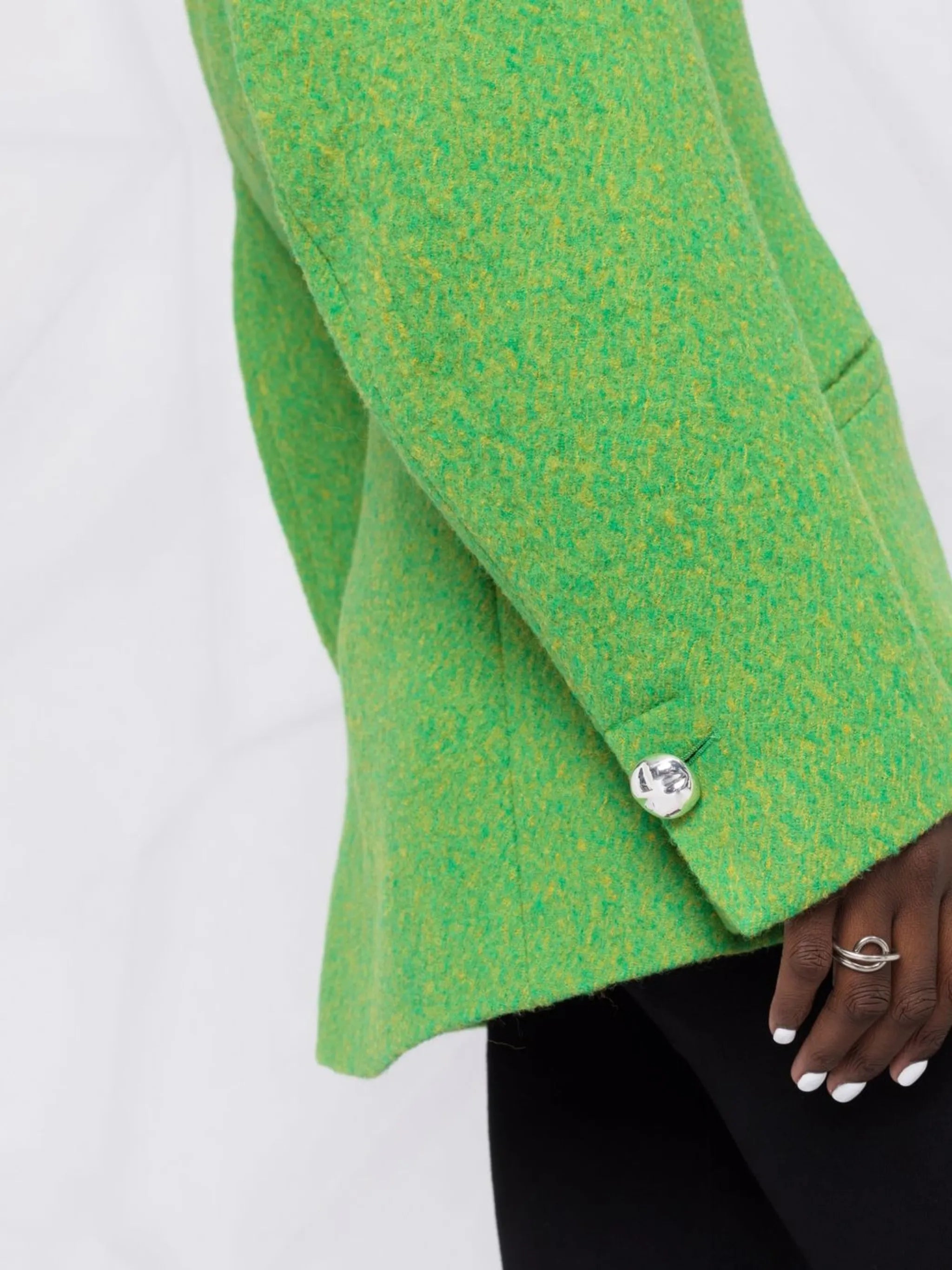 padded-shoulder single-breasted blazer
