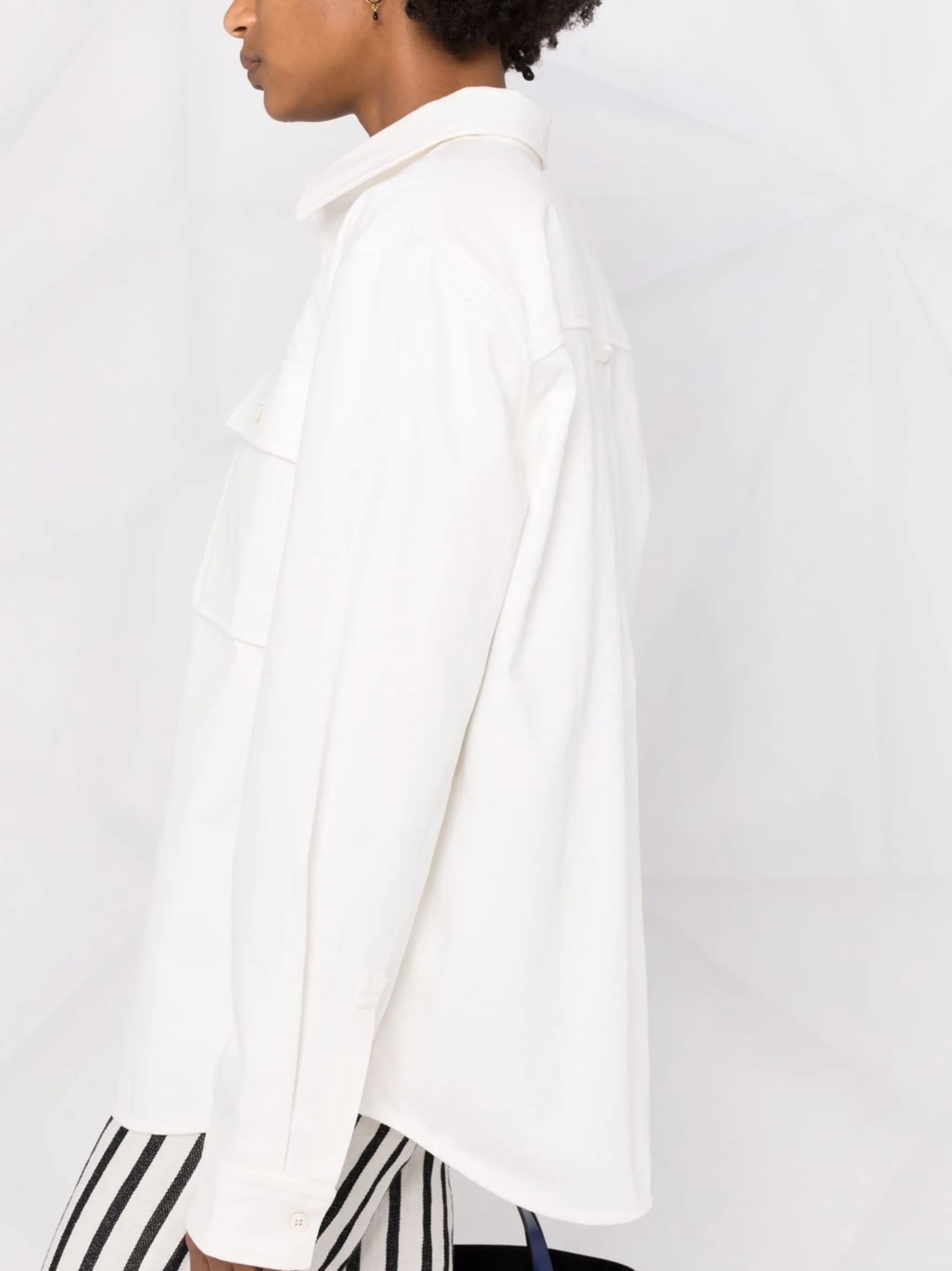 long-sleeve button-fastening jacket