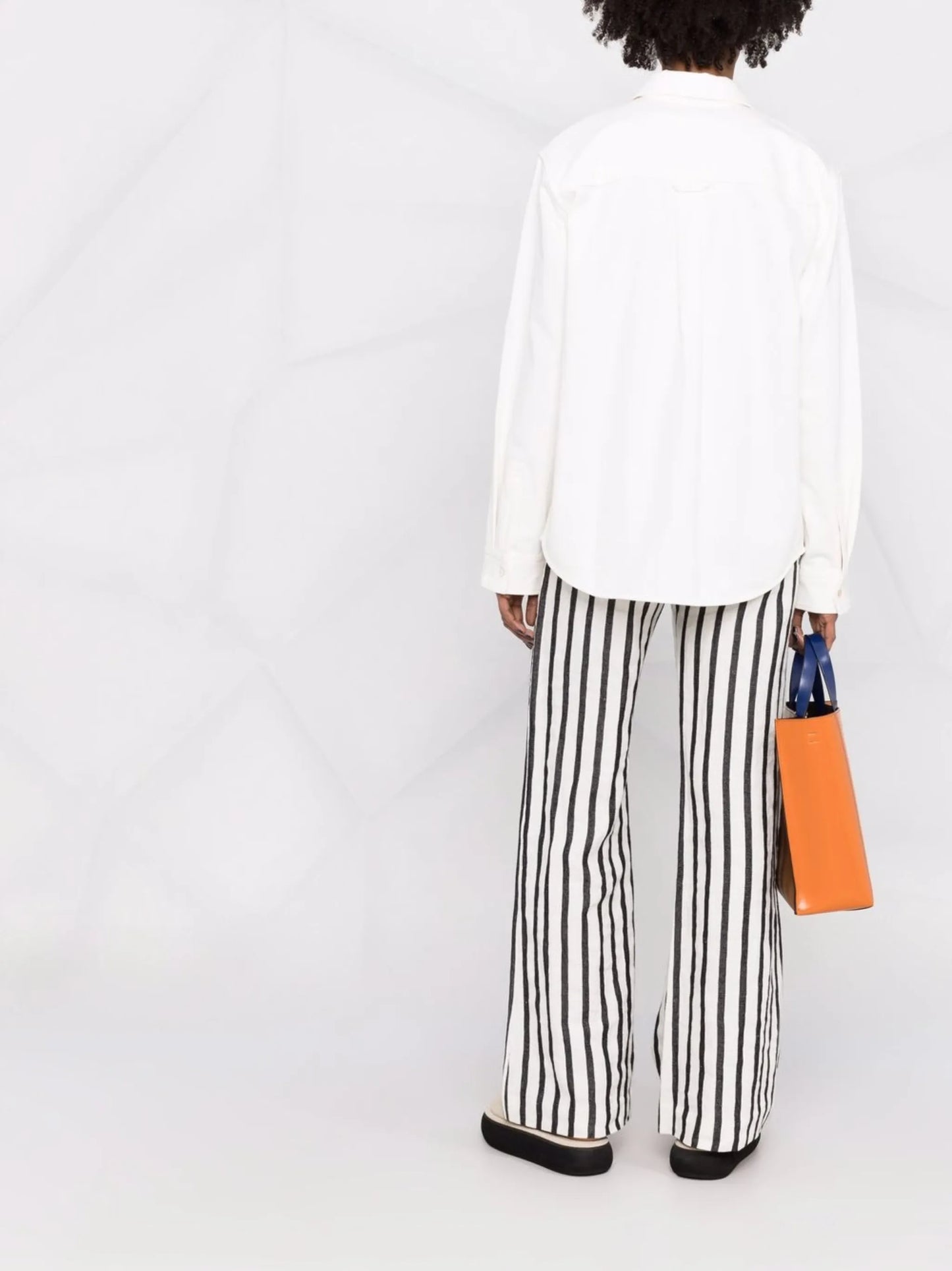 long-sleeve button-fastening jacket