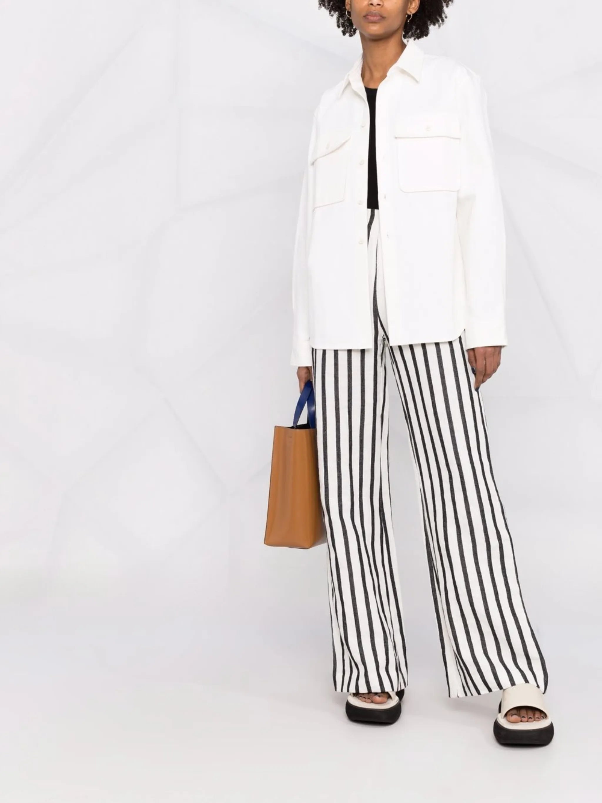 long-sleeve button-fastening jacket