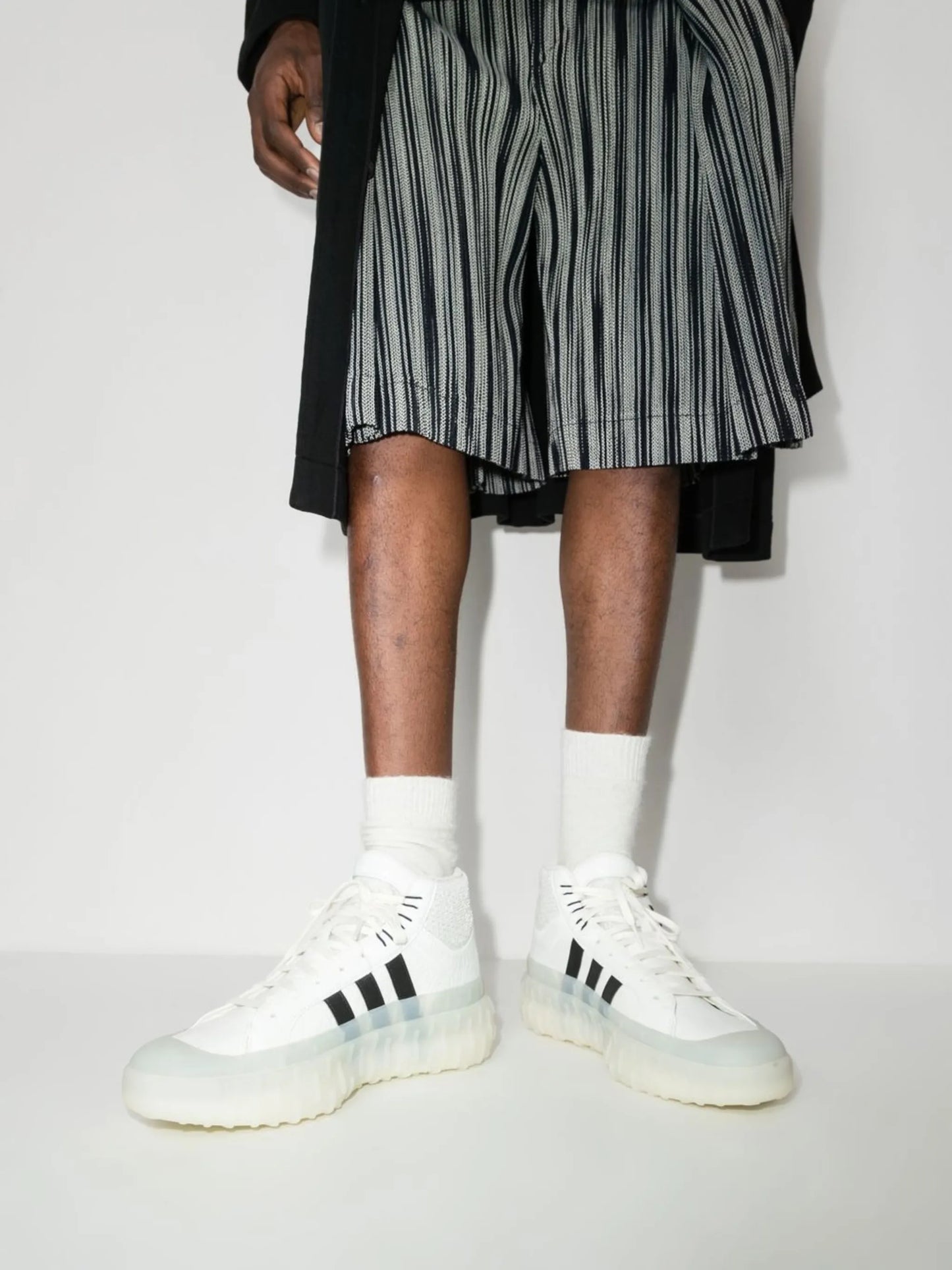 GR.1P high-top trainers