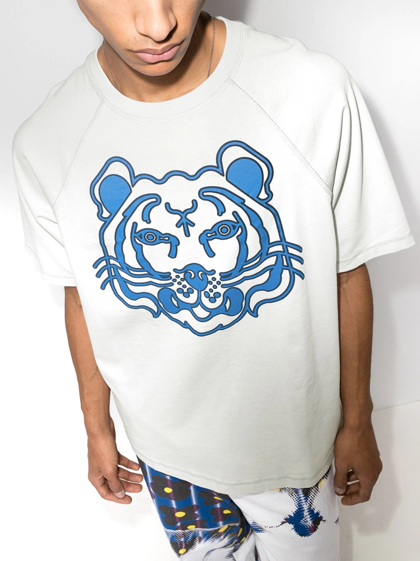 Tiger-print raglan-sleeve T-shirt