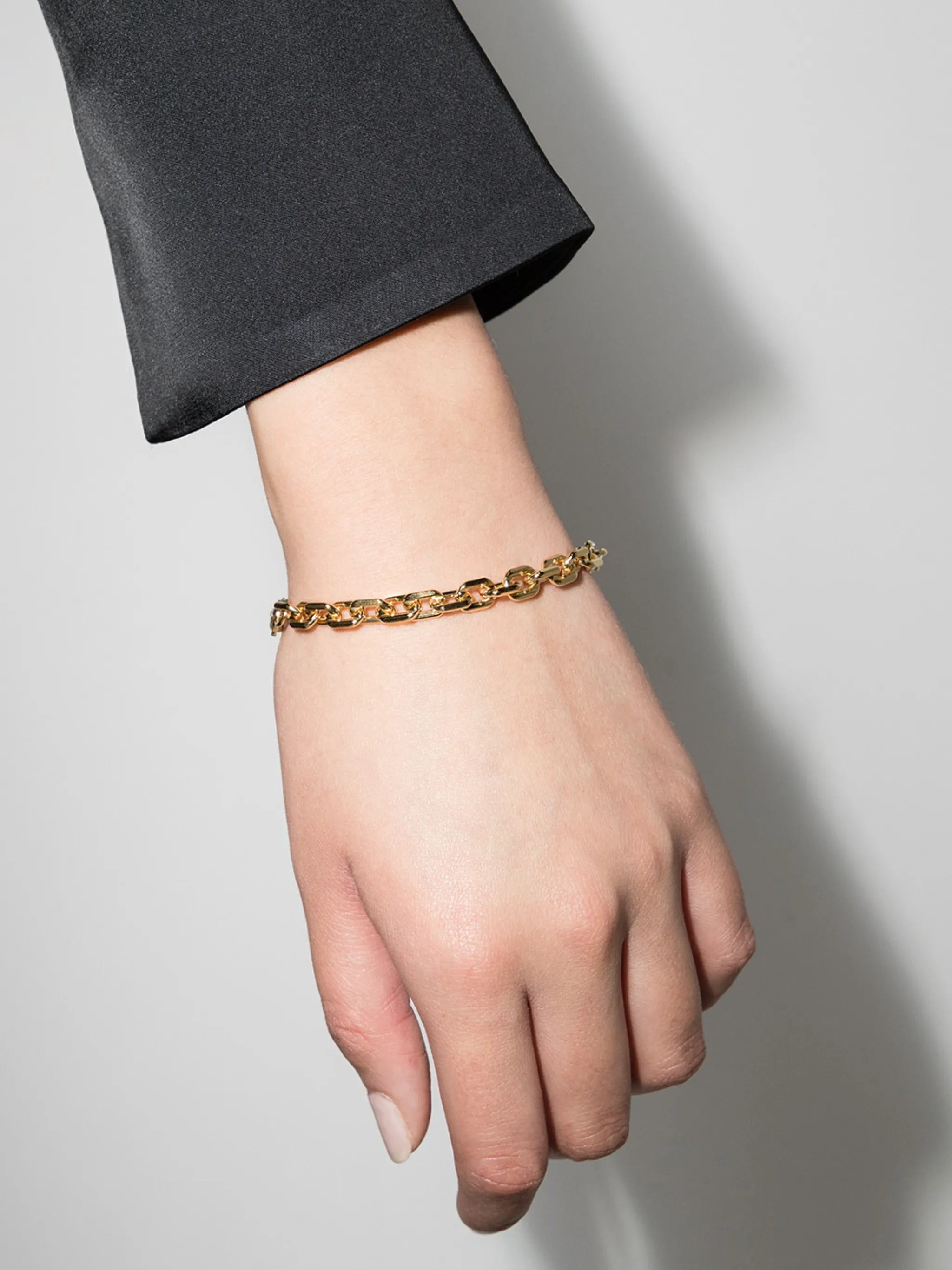 gold-plated chain-link bracelet