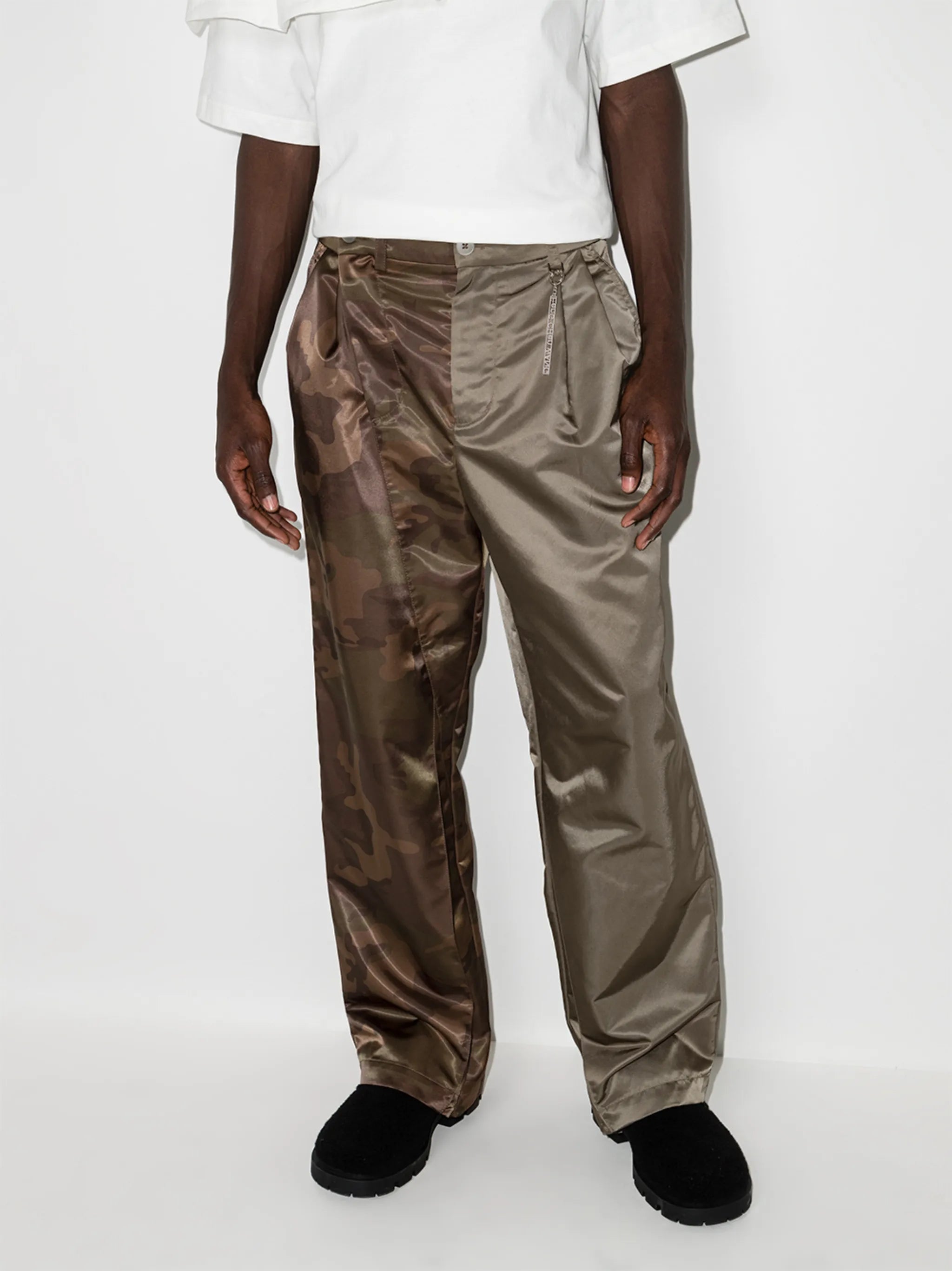 camouflage-print panelled trousers