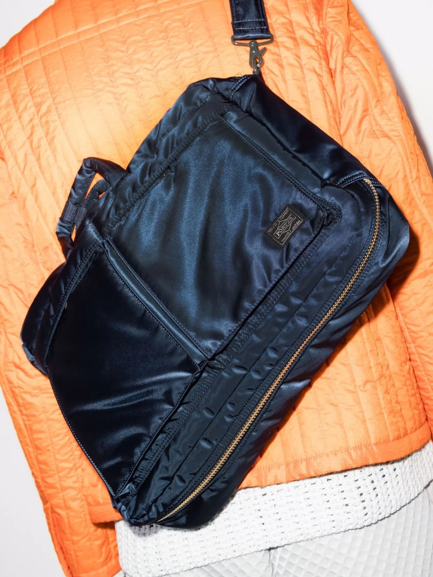 Tanker zip-around briefcase