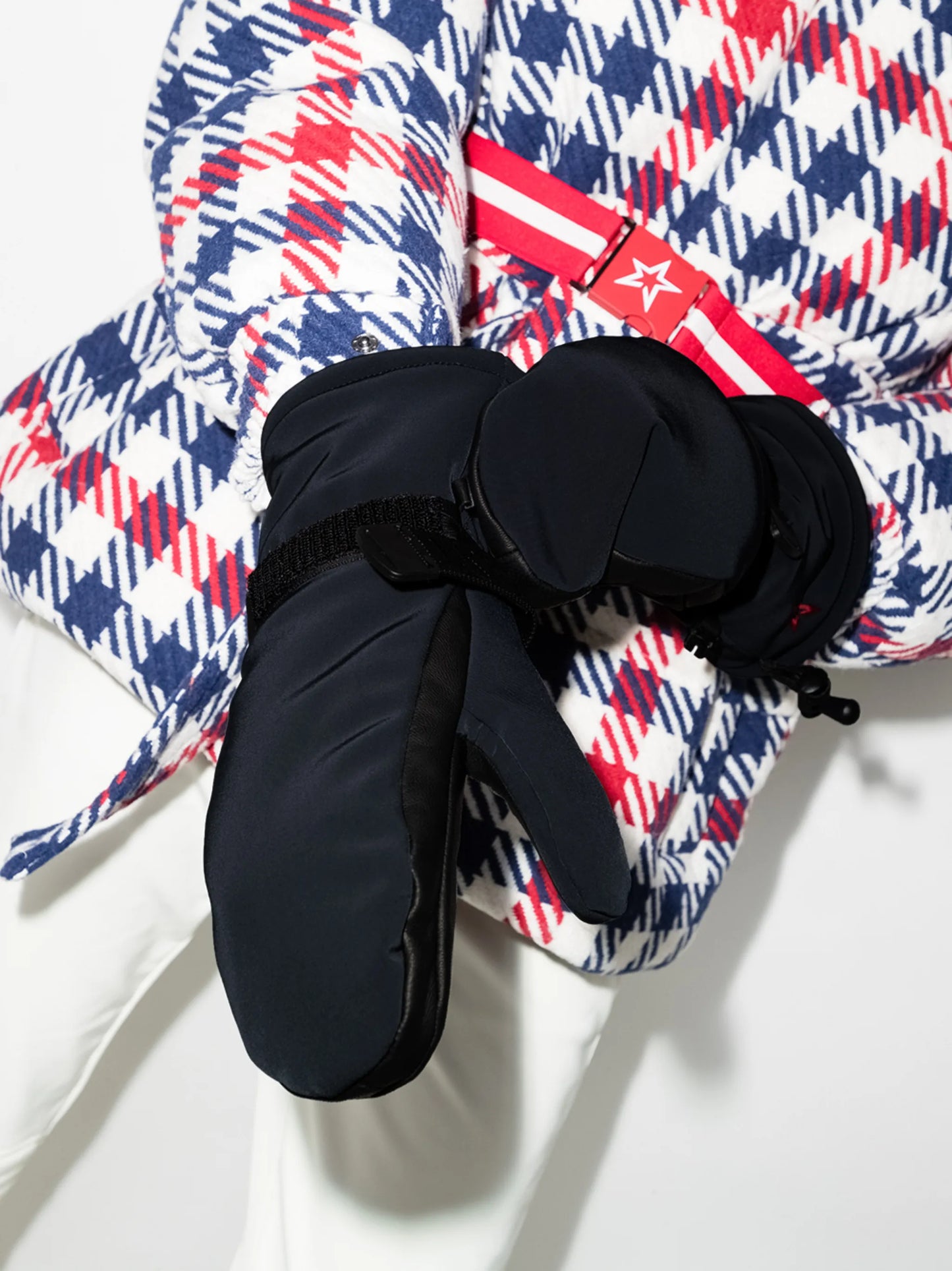 Davos logo-embroidered padded gloves