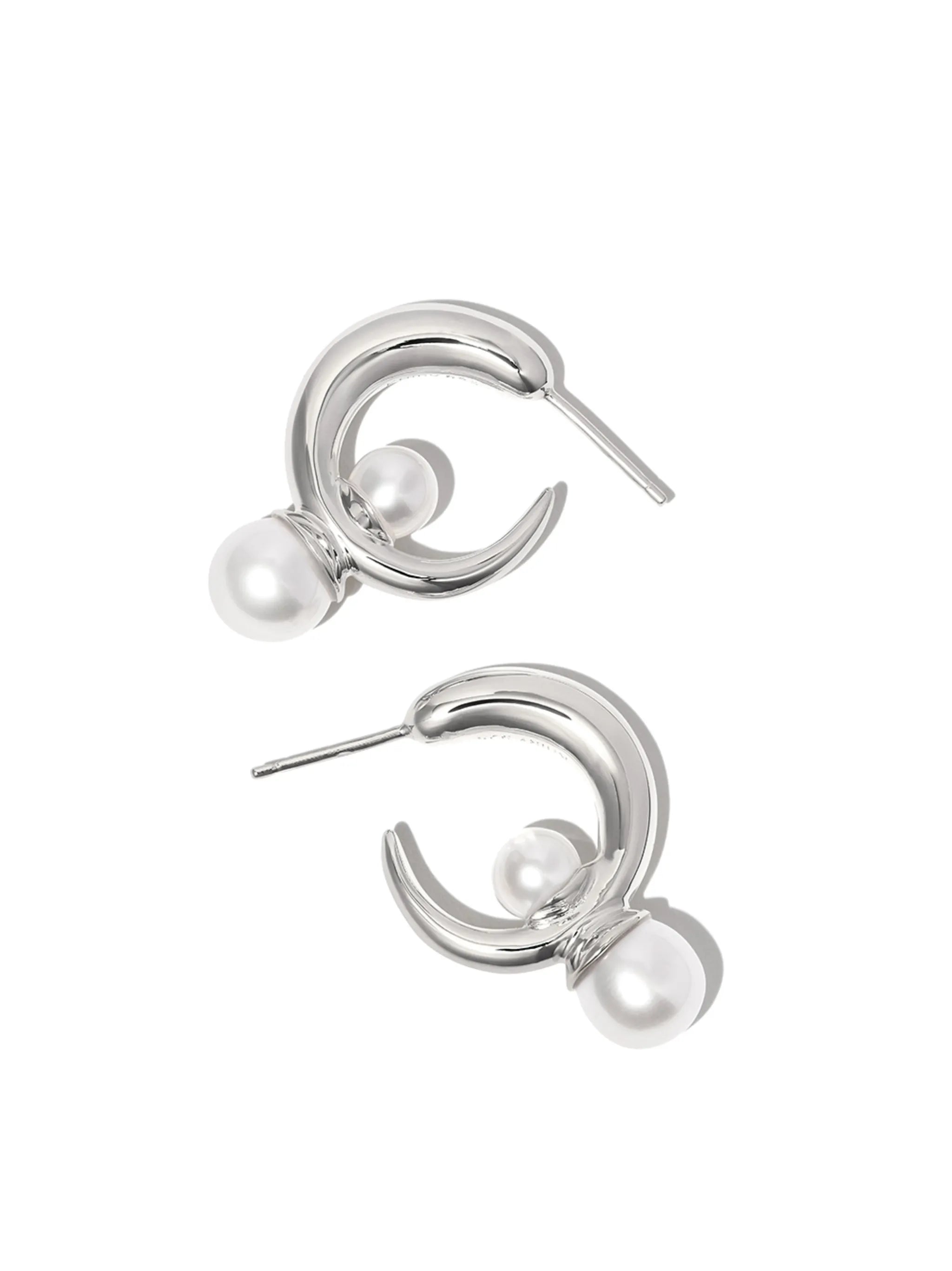 Isha huggie hoop earrings