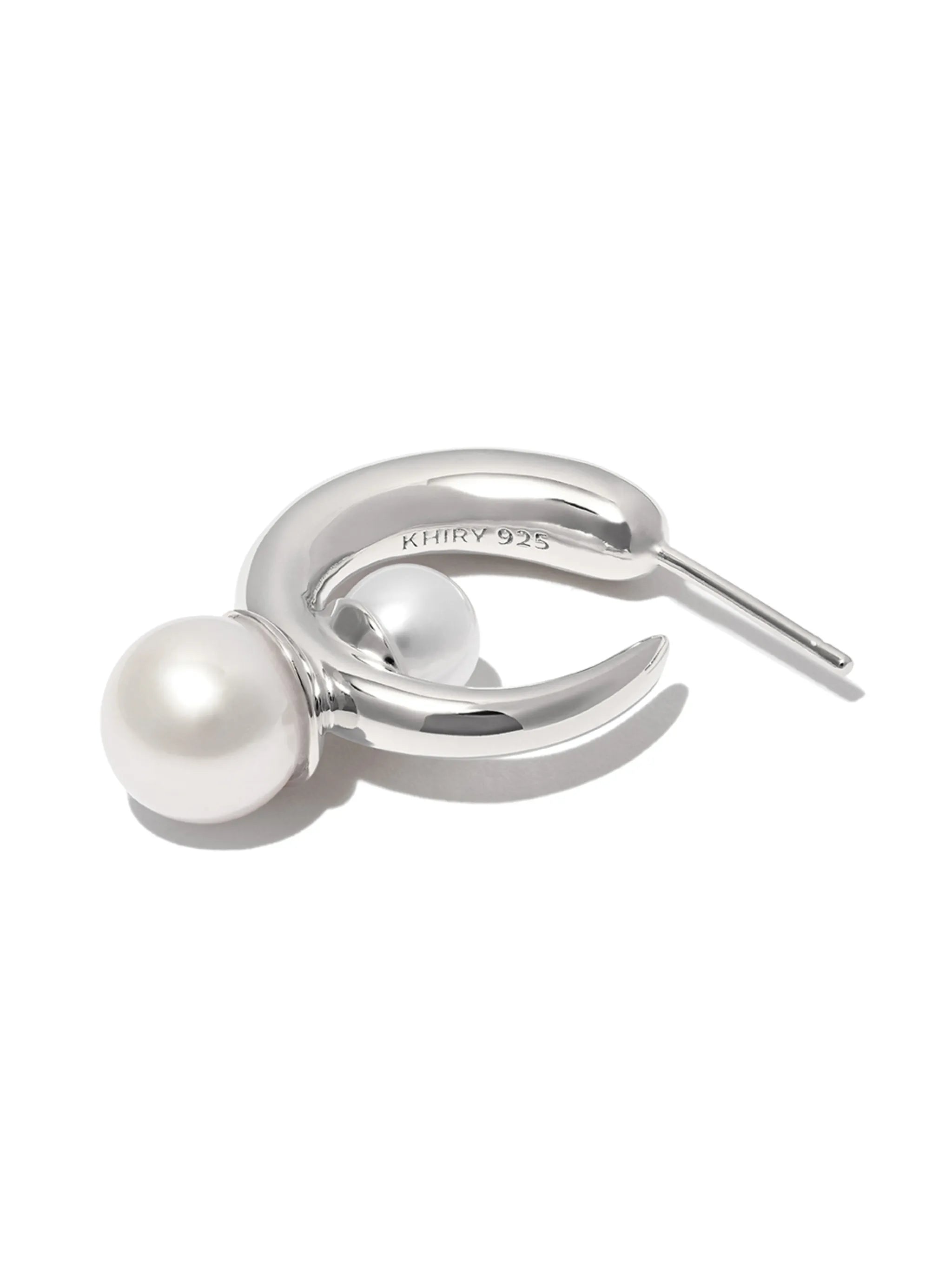 Isha huggie hoop earrings