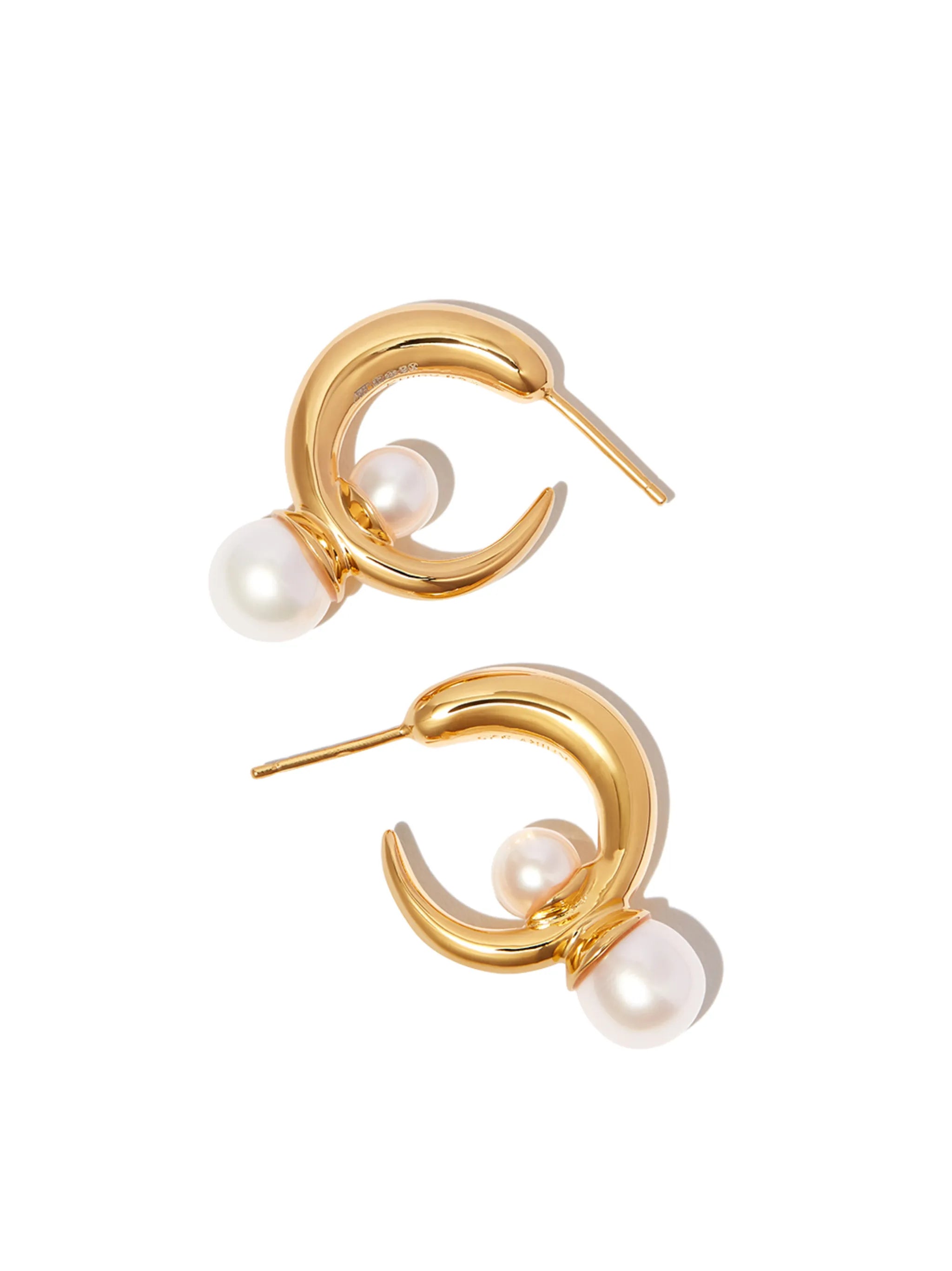Isha huggie hoop earrings