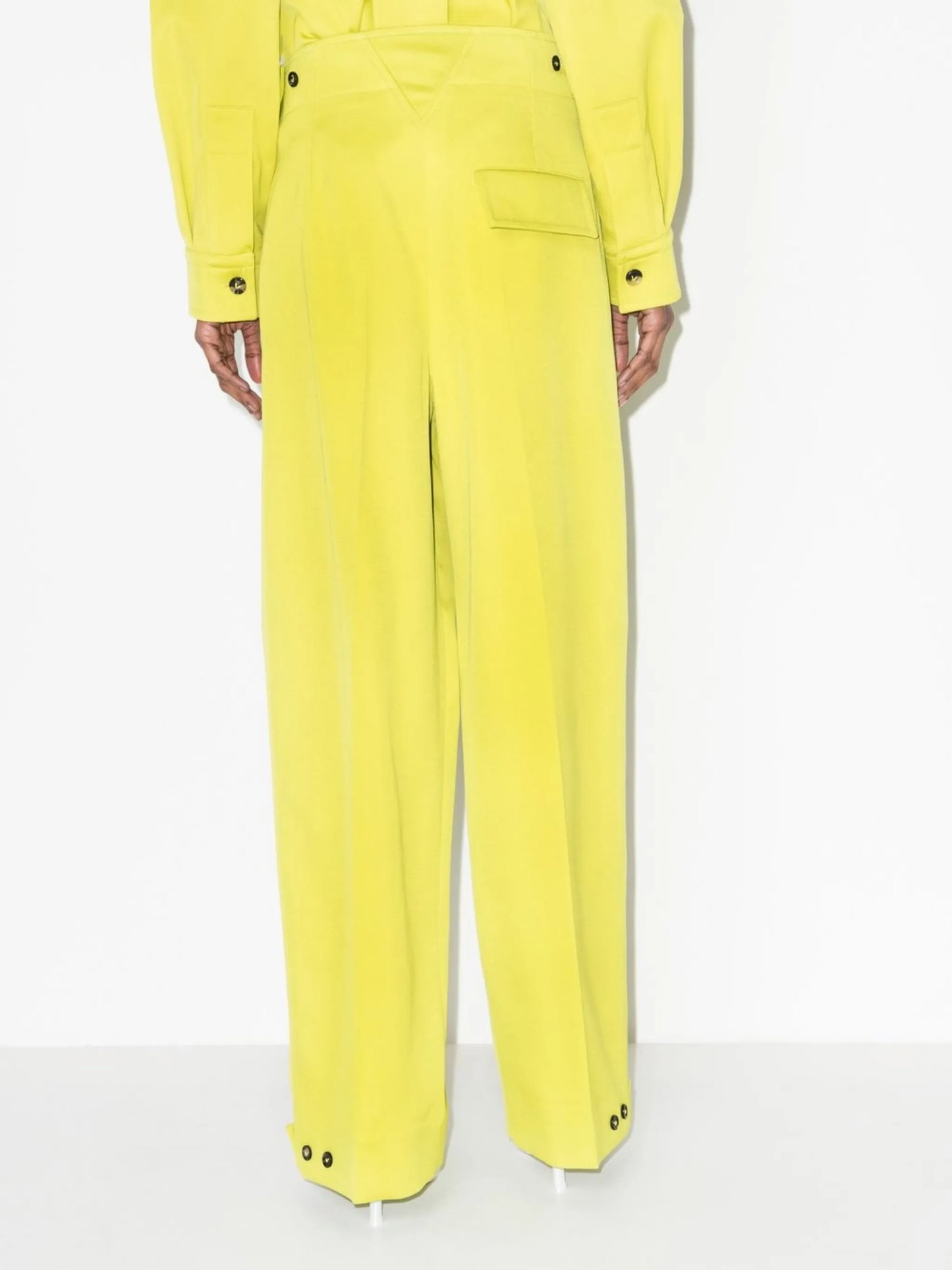 pleated trousers